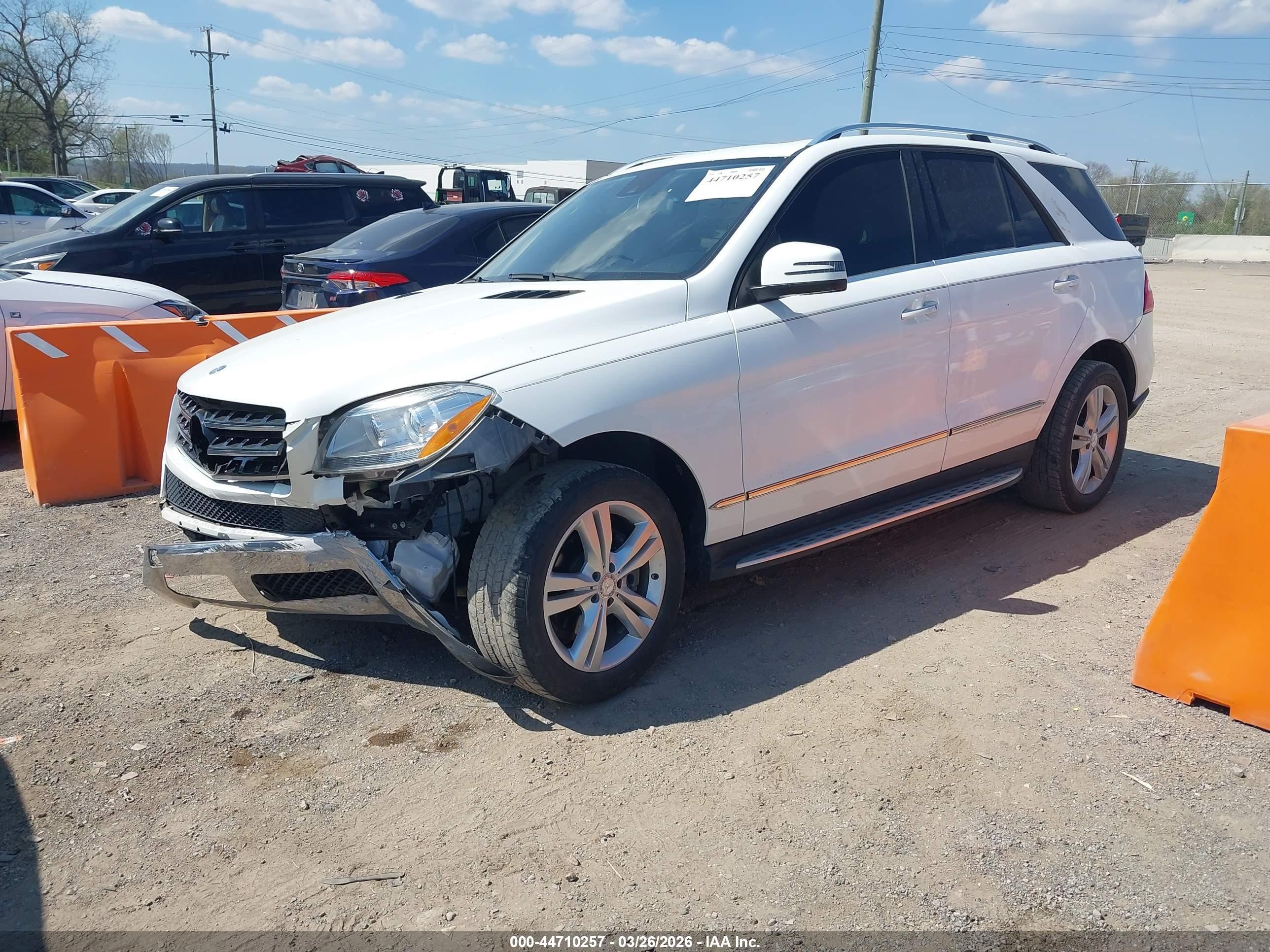 2015 Mercedes-benz Ml 350   White vin: 4JGDA5JBXFA530535