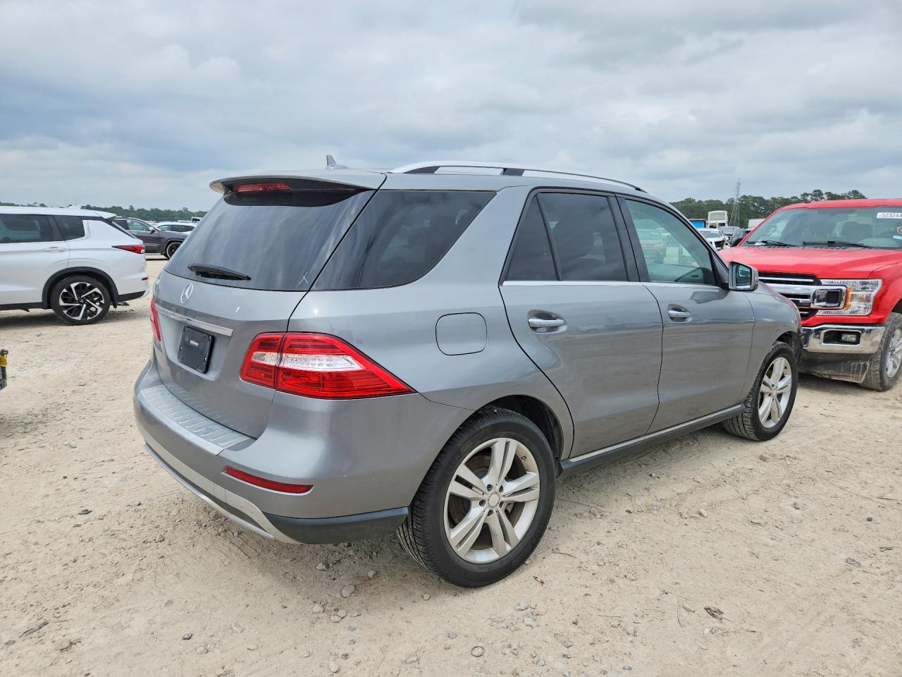 2015 Mercedes-benz Ml 350 Серый vin: 4JGDA5JBXFA588130