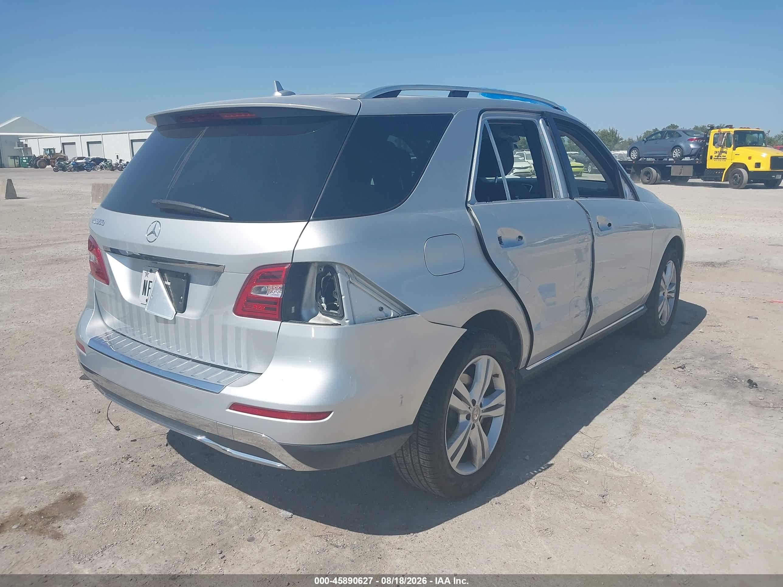 2015 Mercedes-benz Ml 350   White vin: 4JGDA5JBXFA590279