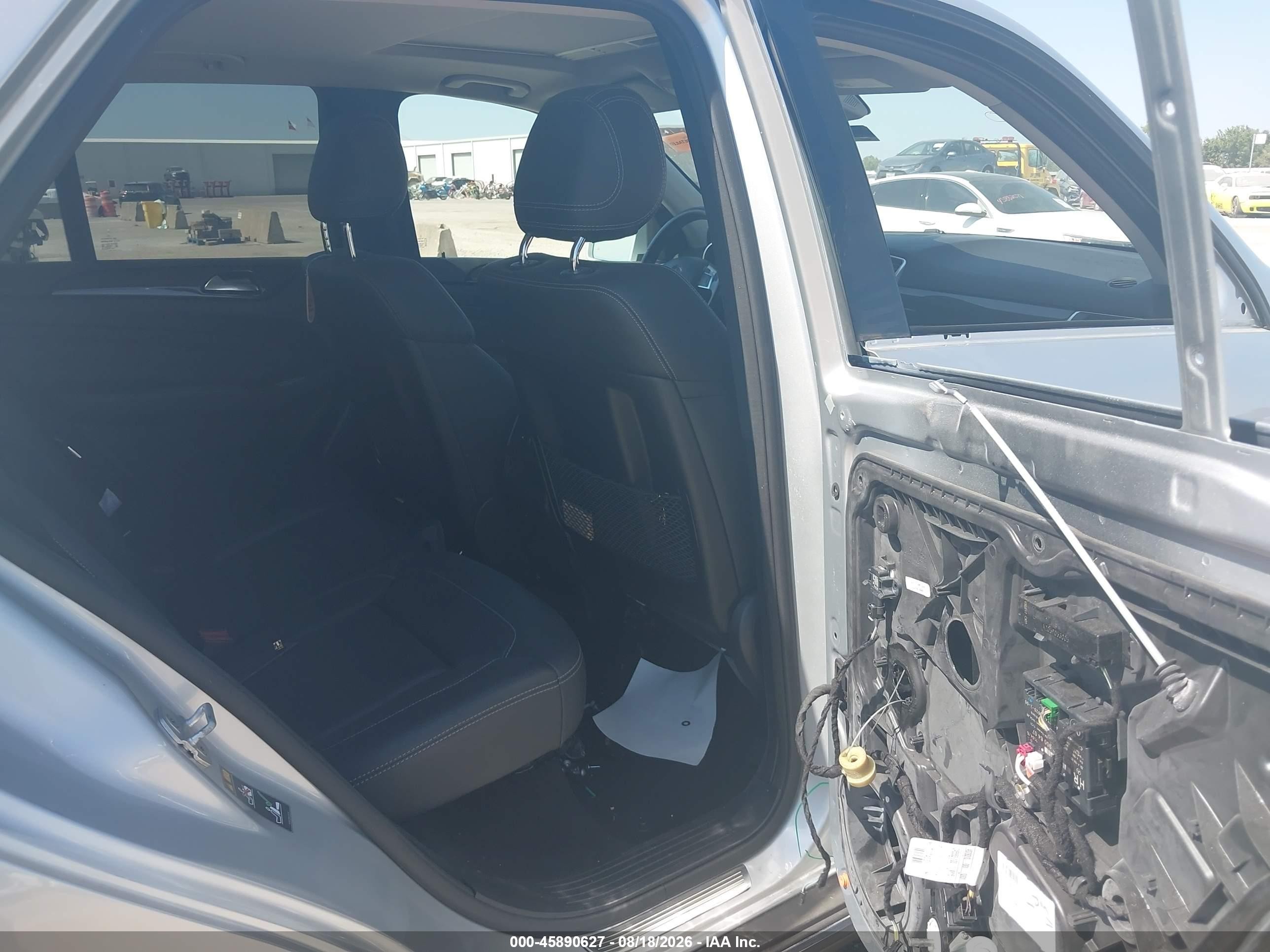 2015 Mercedes-benz Ml 350   White vin: 4JGDA5JBXFA590279
