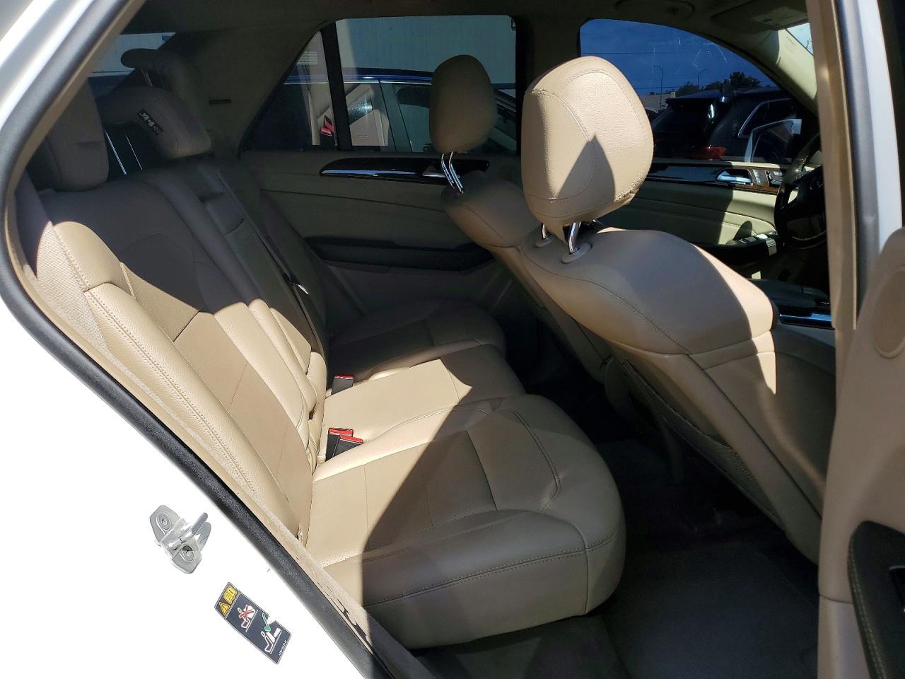 2015 Mercedes-benz Ml 350 White vin: 4JGDA5JBXFA618825