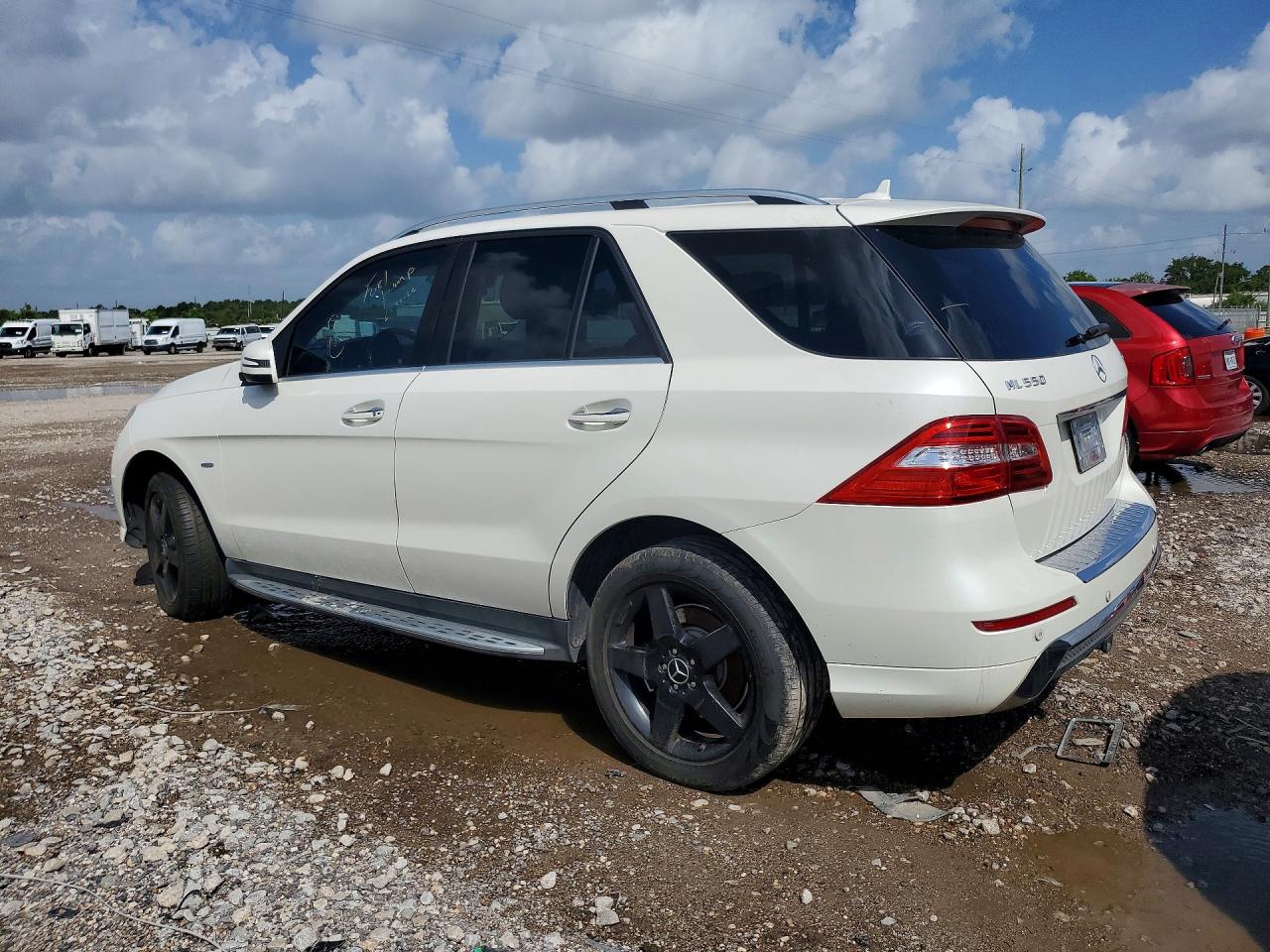 2012 Mercedes-benz Ml 550 4matic Белый vin: 4JGDA7DB0CA082163