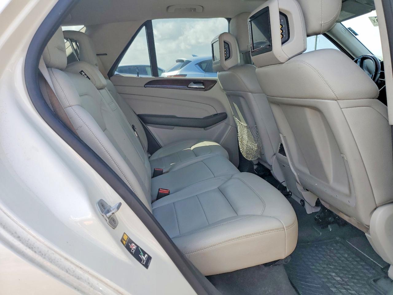 2012 Mercedes-benz Ml 550 4matic Белый vin: 4JGDA7DB0CA082163