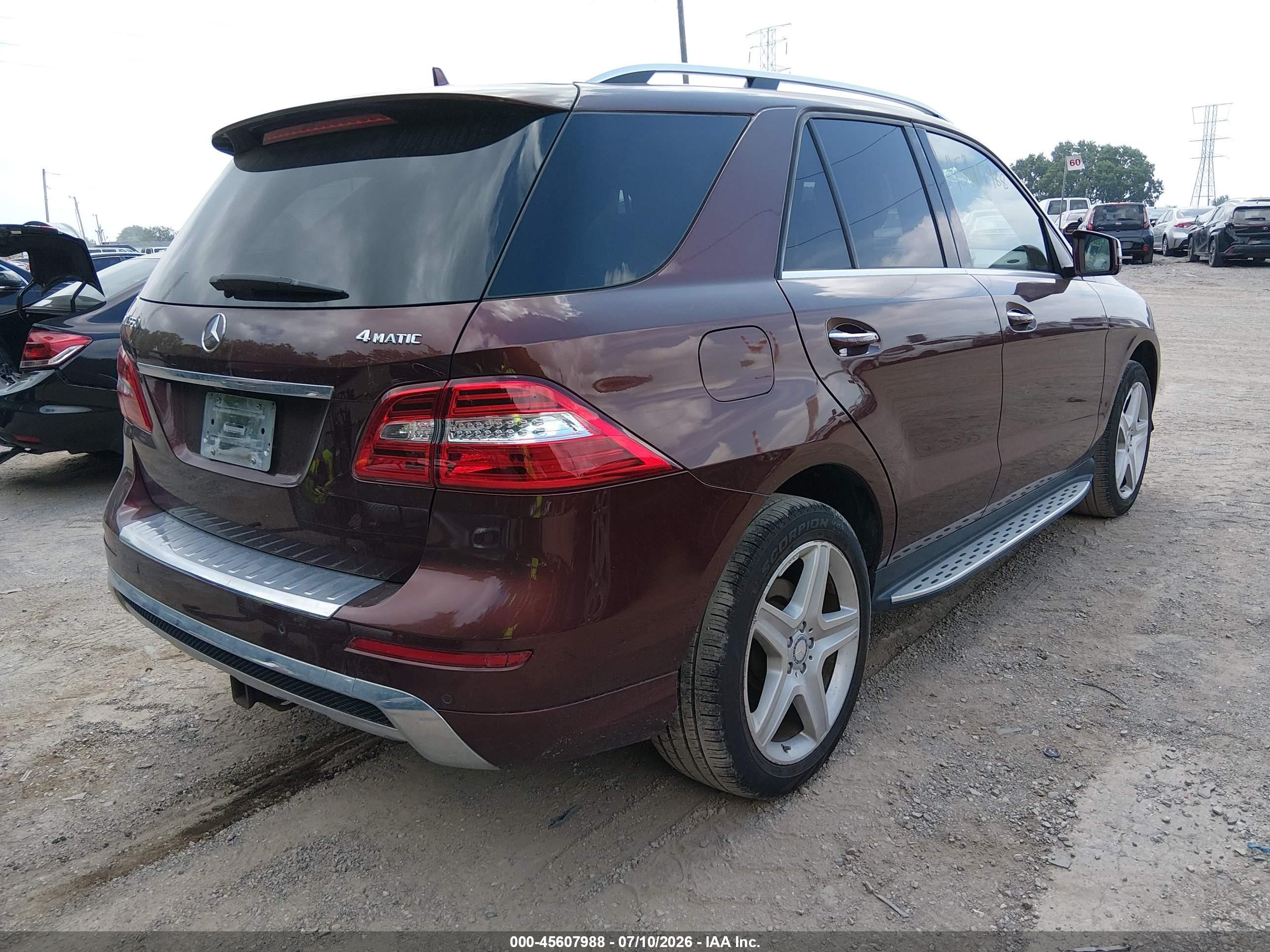 2013 Mercedes-benz Ml 550 4matic Темно-бордовый vin: 4JGDA7DB0DA144842