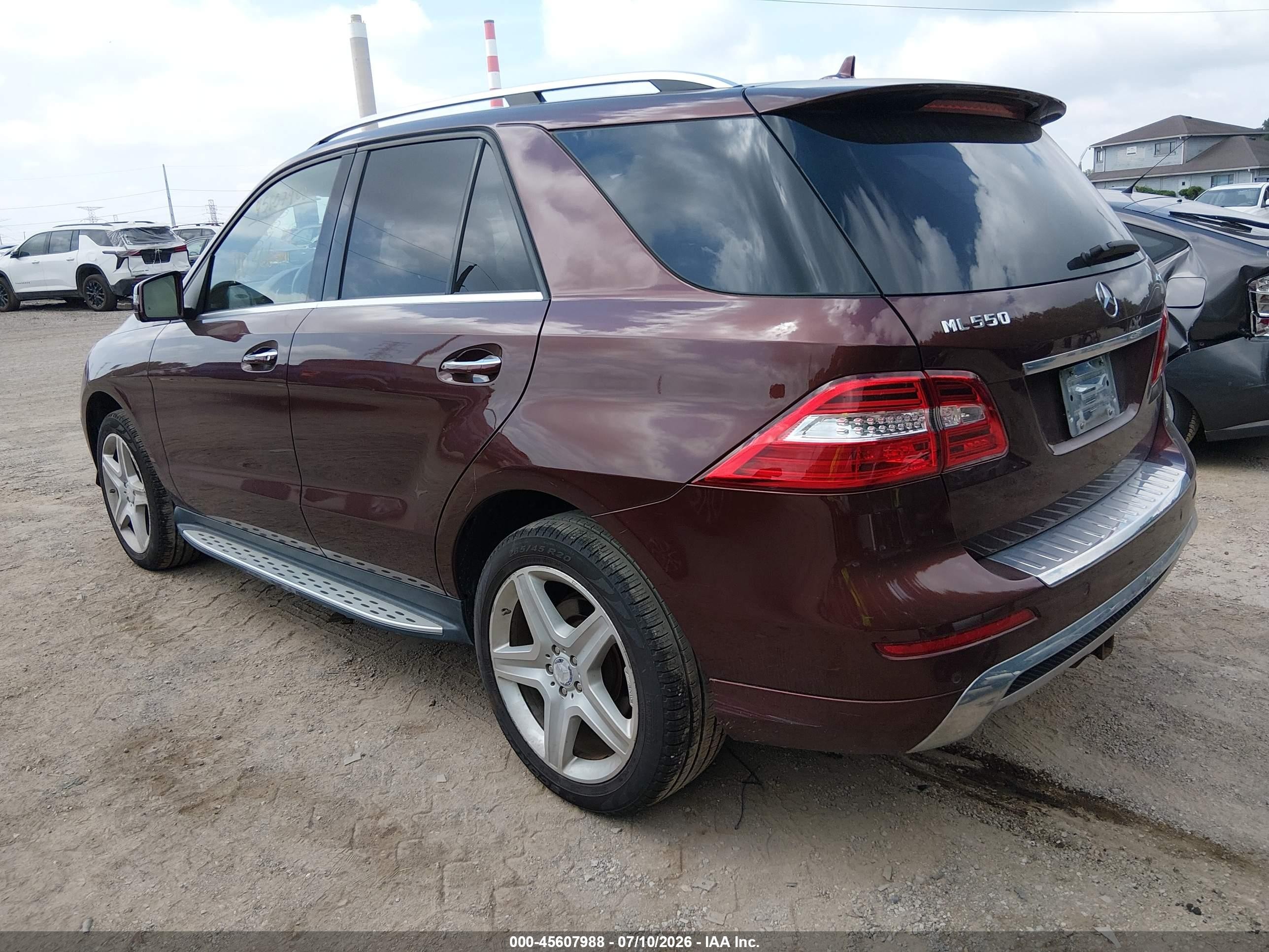 2013 Mercedes-benz Ml 550 4matic Темно-бордовый vin: 4JGDA7DB0DA144842