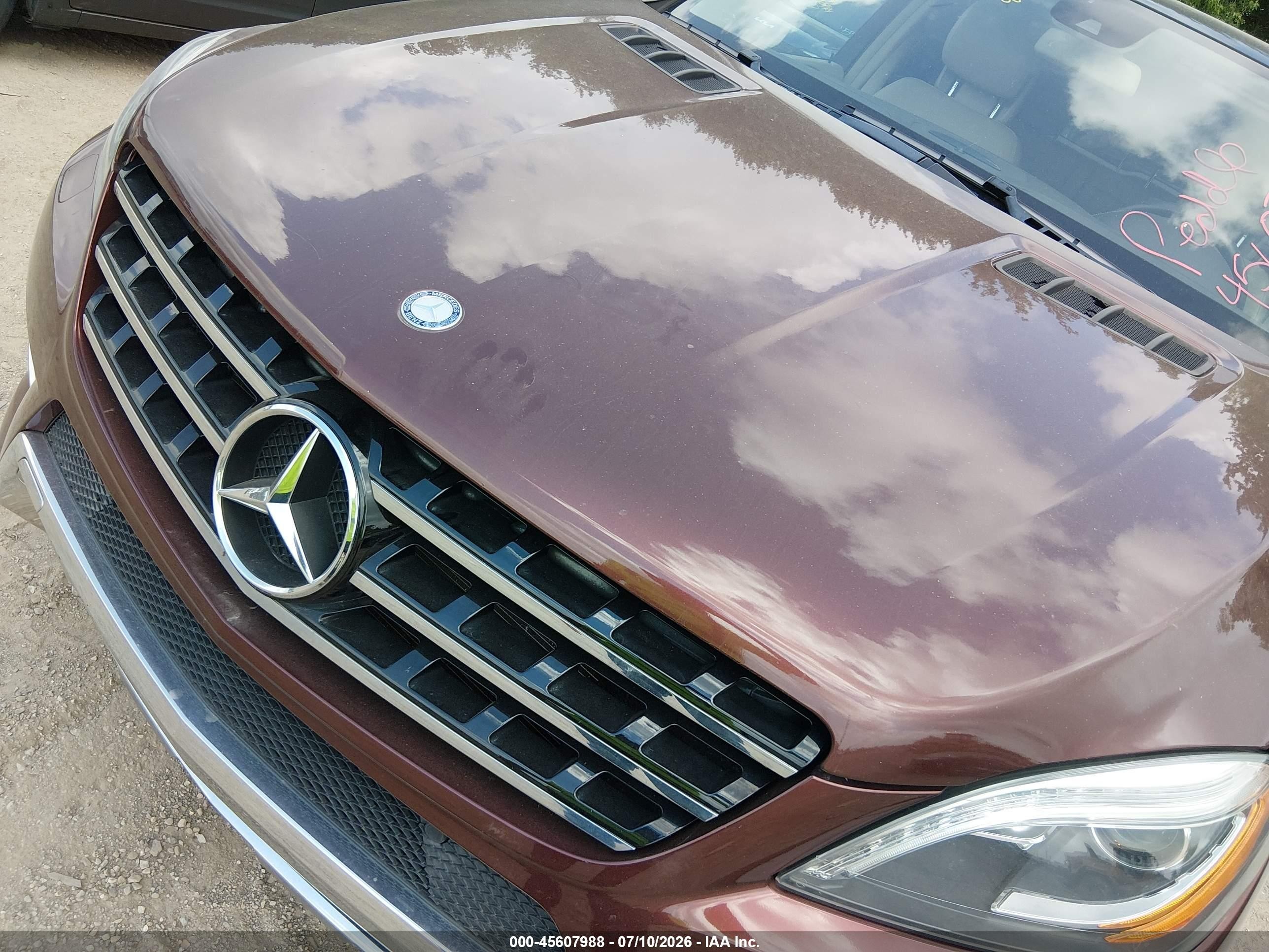 2013 Mercedes-benz Ml 550 4matic Темно-бордовый vin: 4JGDA7DB0DA144842