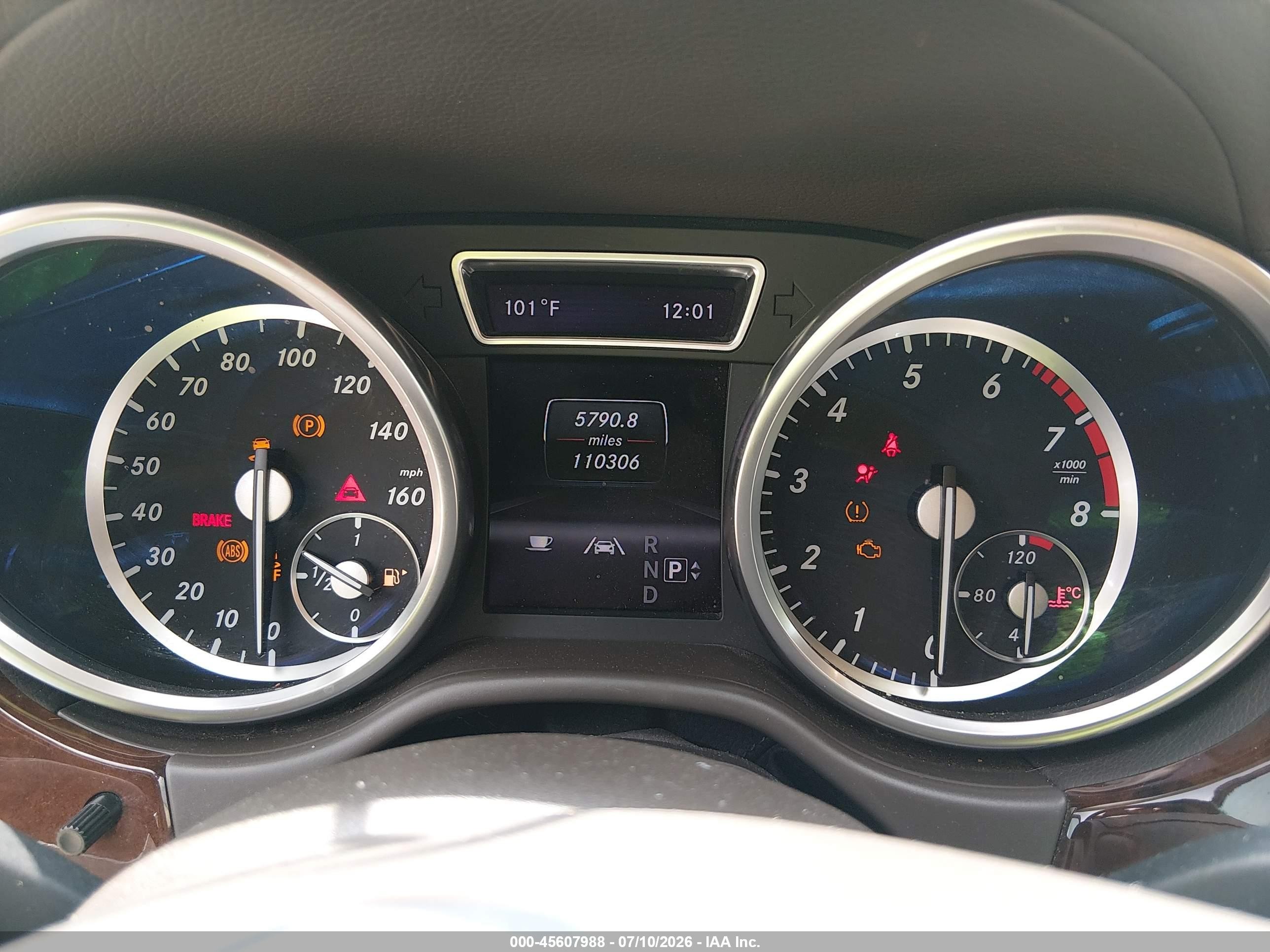 2013 Mercedes-benz Ml 550 4matic Темно-бордовый vin: 4JGDA7DB0DA144842