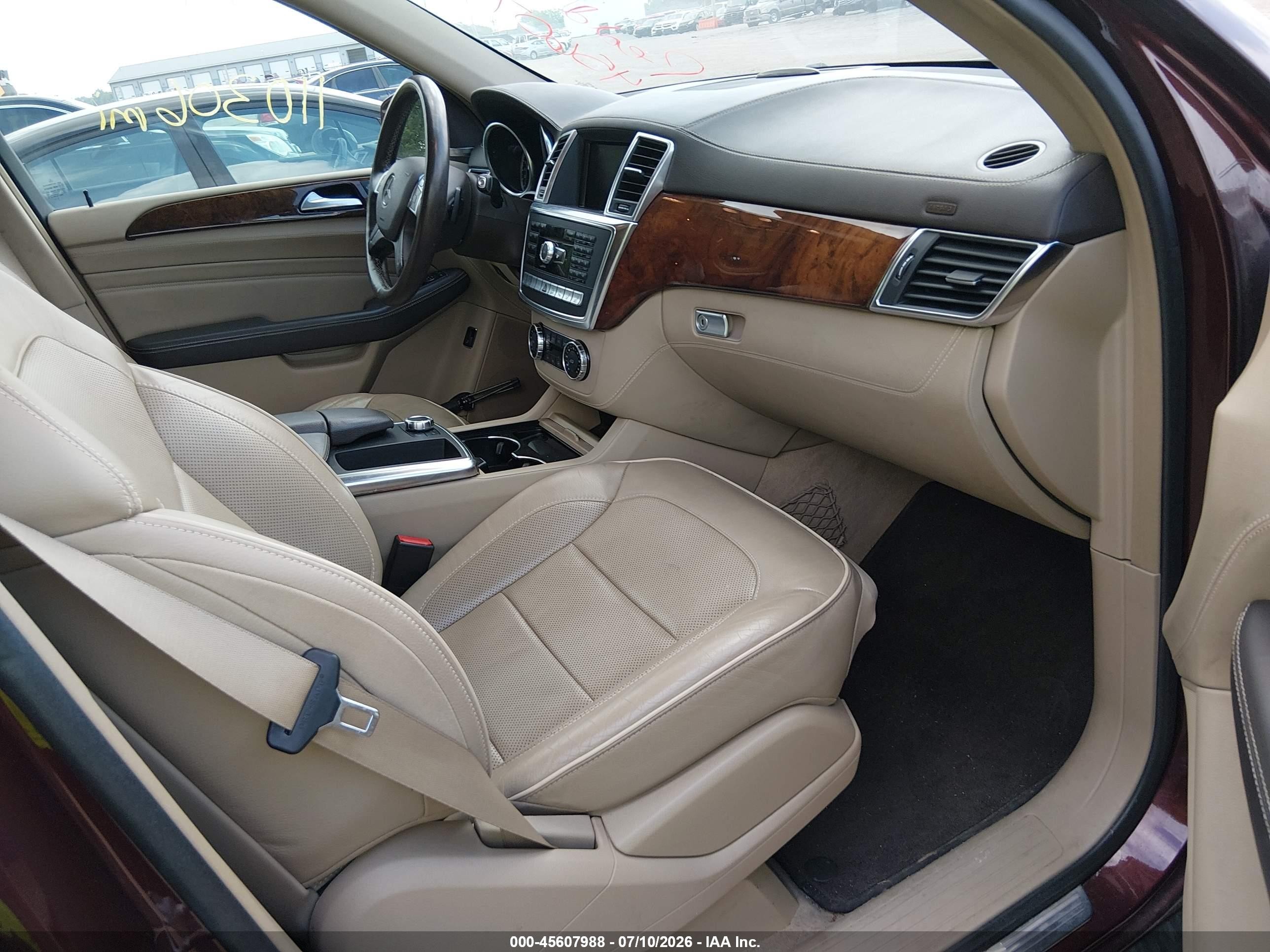 2013 Mercedes-benz Ml 550 4matic Темно-бордовый vin: 4JGDA7DB0DA144842