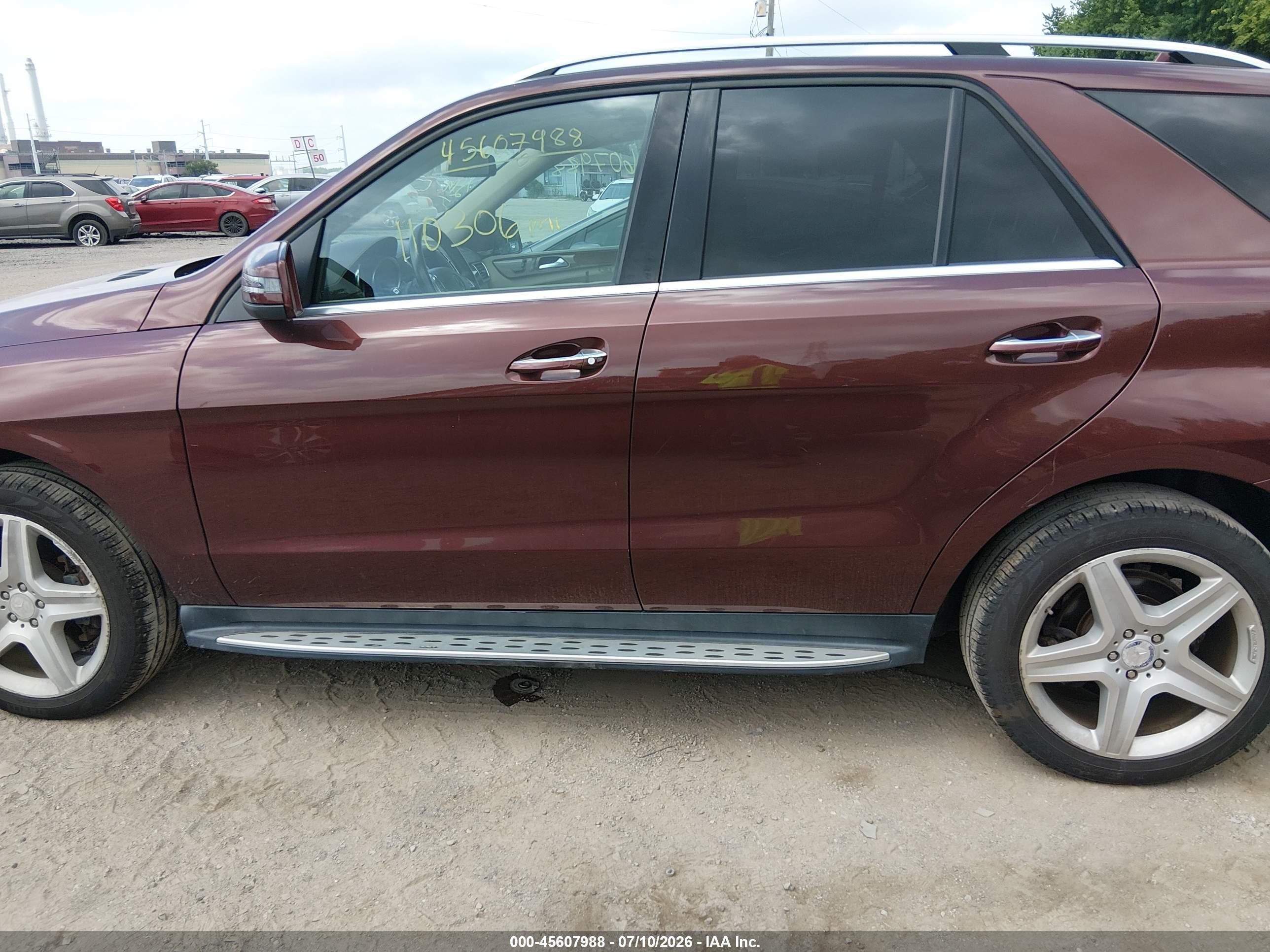 2013 Mercedes-benz Ml 550 4matic Темно-бордовый vin: 4JGDA7DB0DA144842