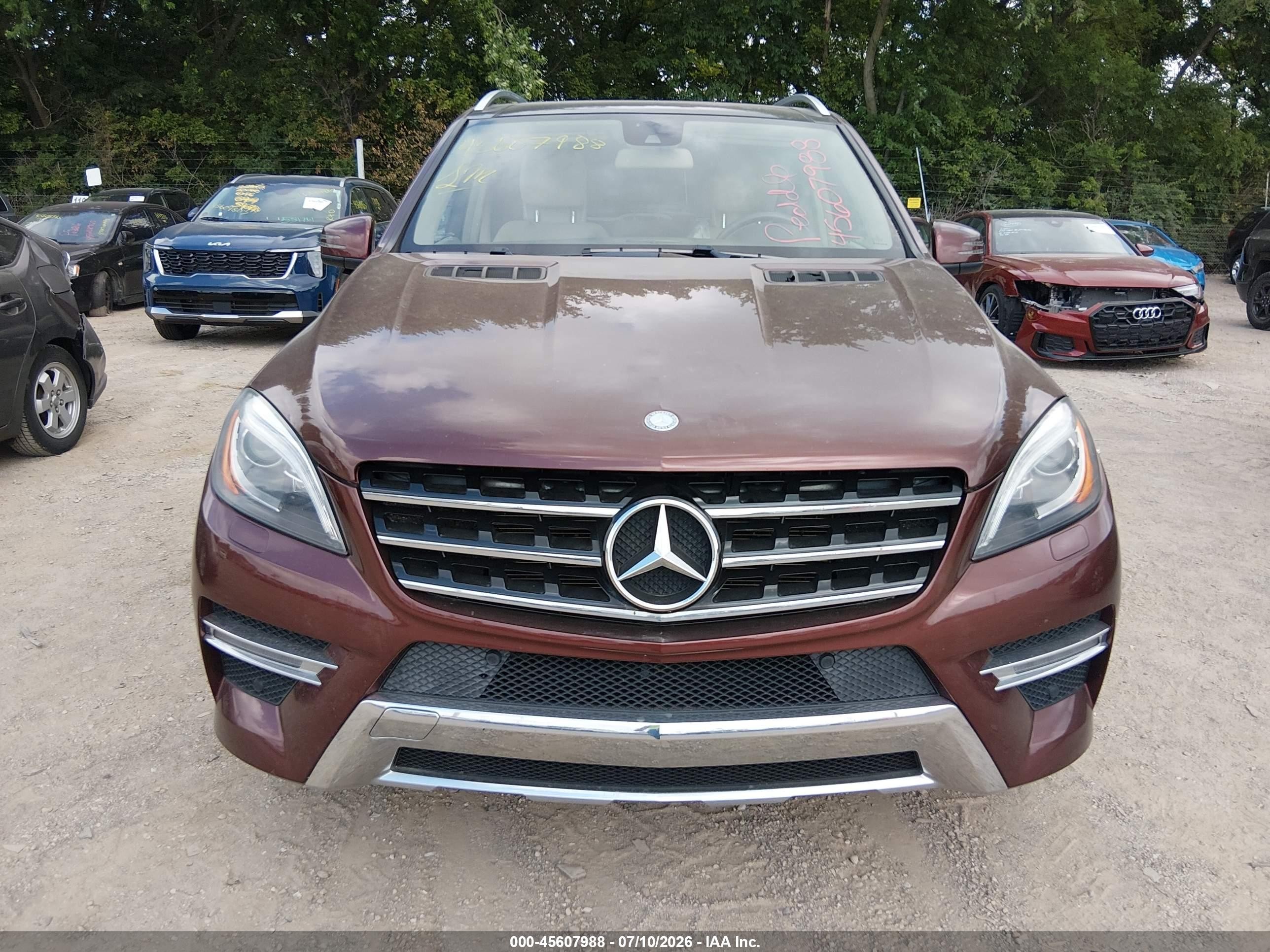 2013 Mercedes-benz Ml 550 4matic Темно-бордовый vin: 4JGDA7DB0DA144842