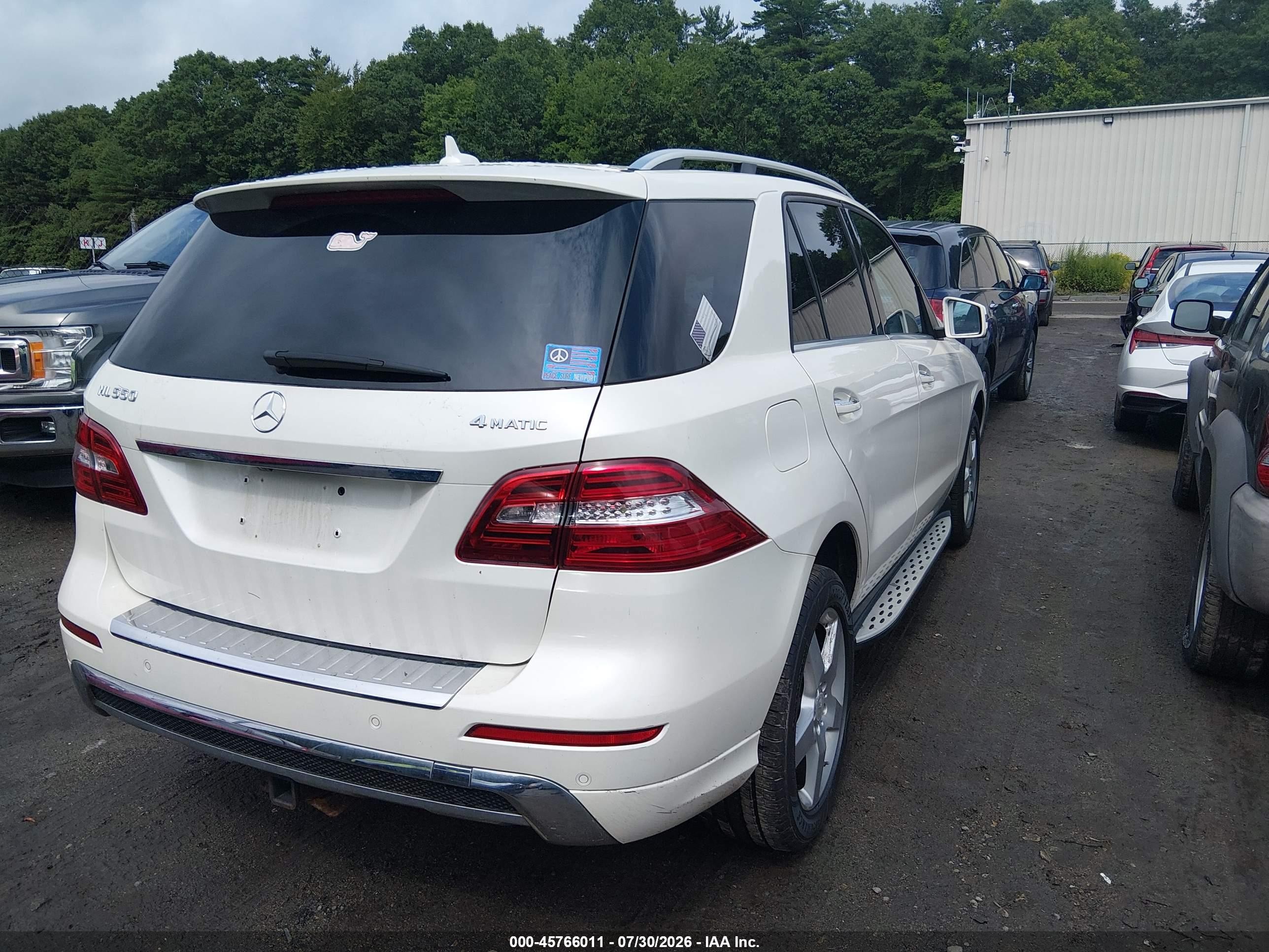 2013 Mercedes-benz Ml 550 4matic White vin: 4JGDA7DB0DA181549