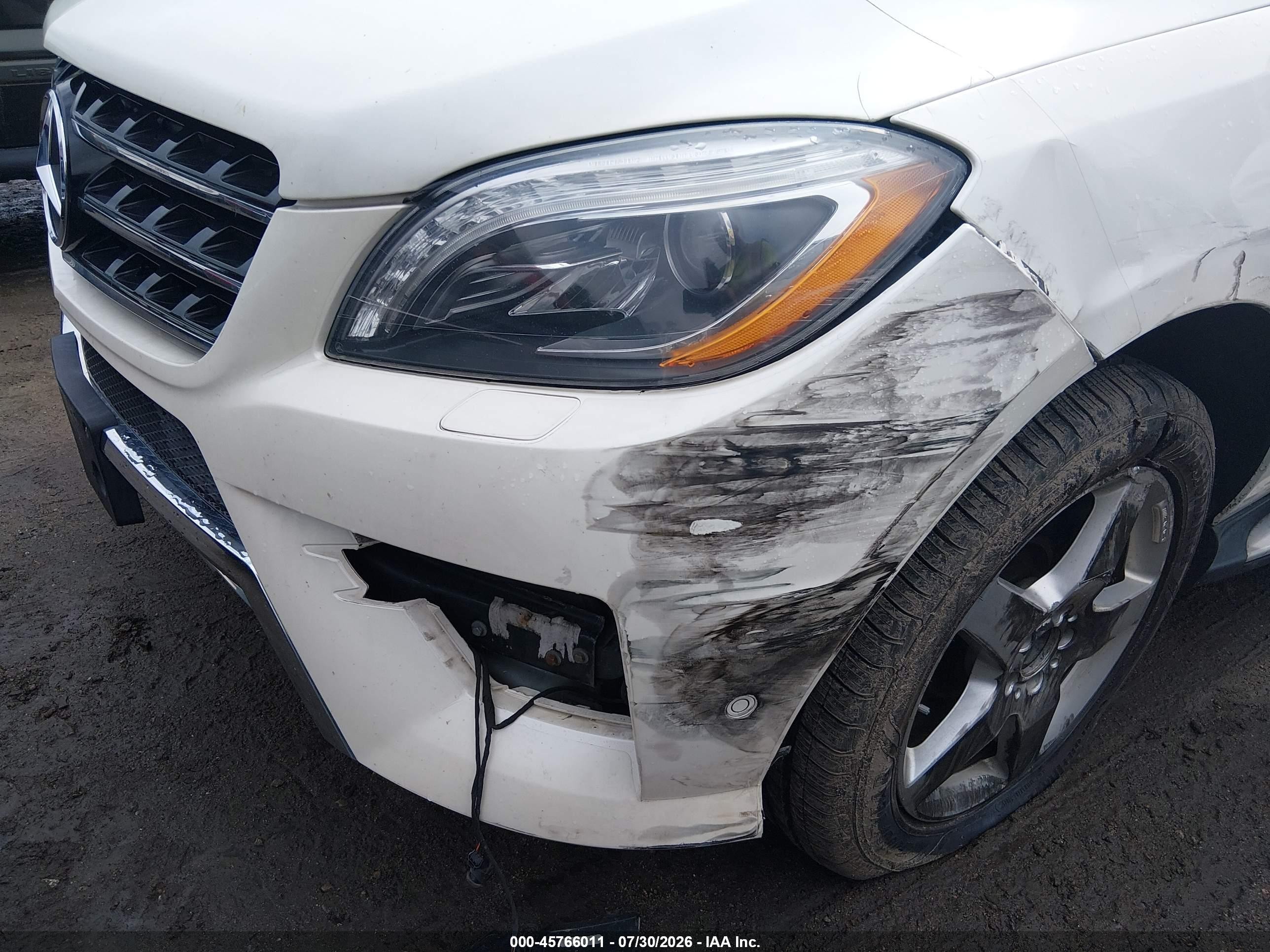 2013 Mercedes-benz Ml 550 4matic White vin: 4JGDA7DB0DA181549