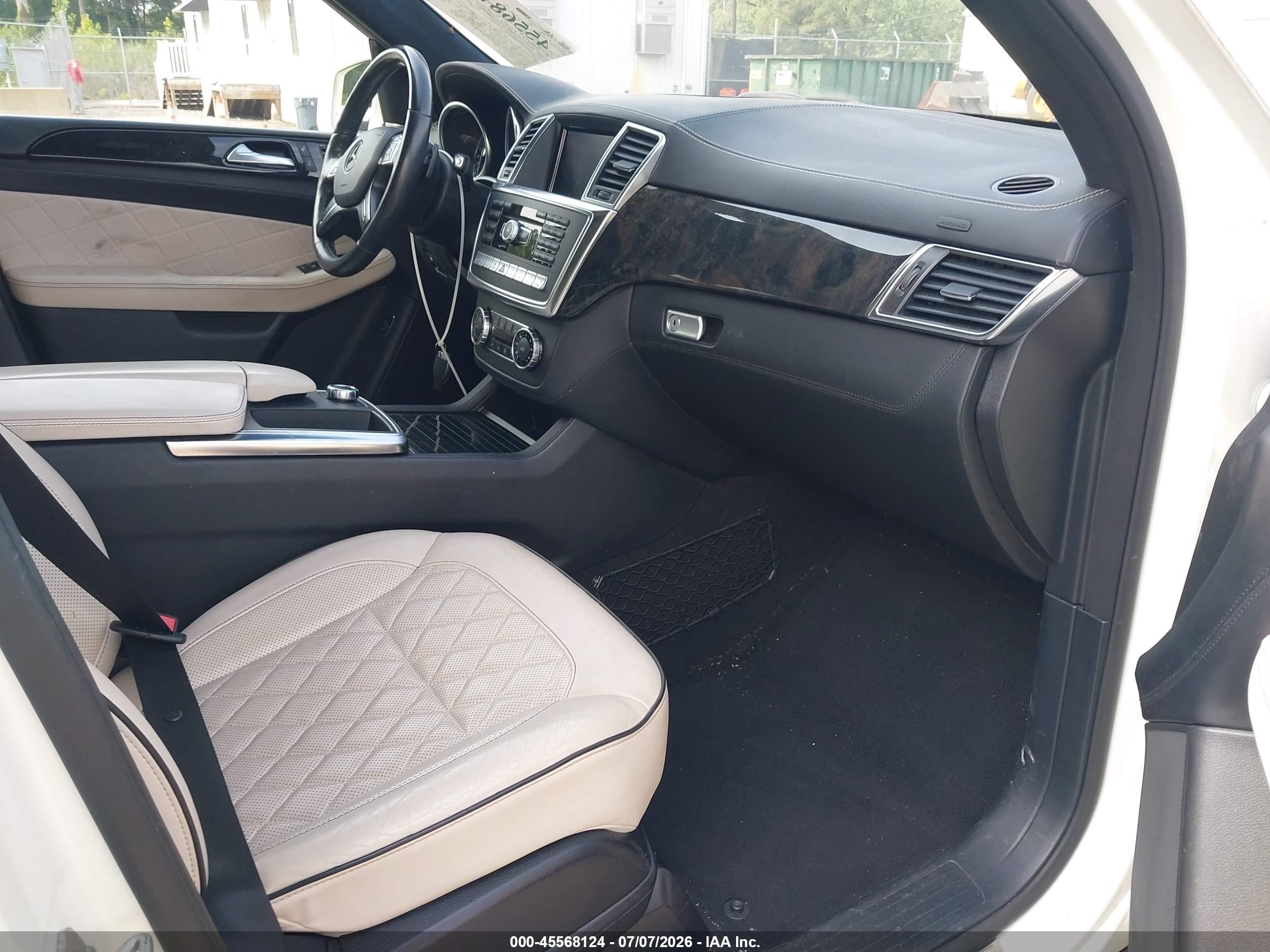 2014 Mercedes-benz Ml 550 4matic White vin: 4JGDA7DB0EA350051