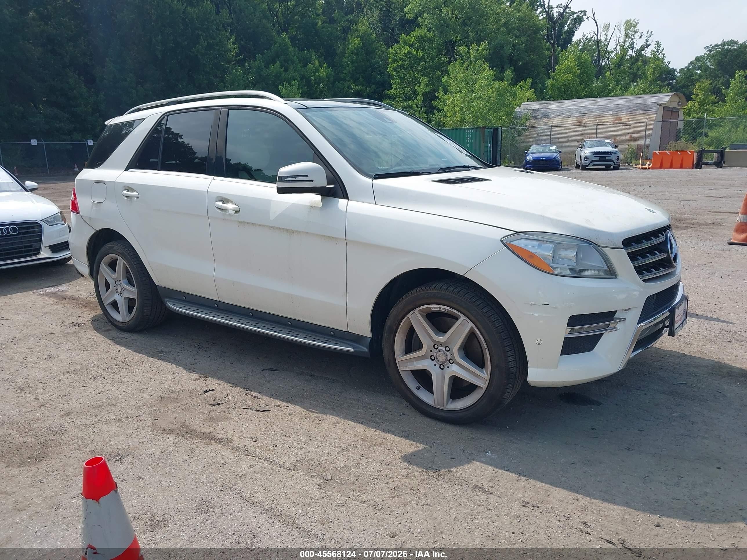 2014 Mercedes-benz Ml 550 4matic Белый vin: 4JGDA7DB0EA350051