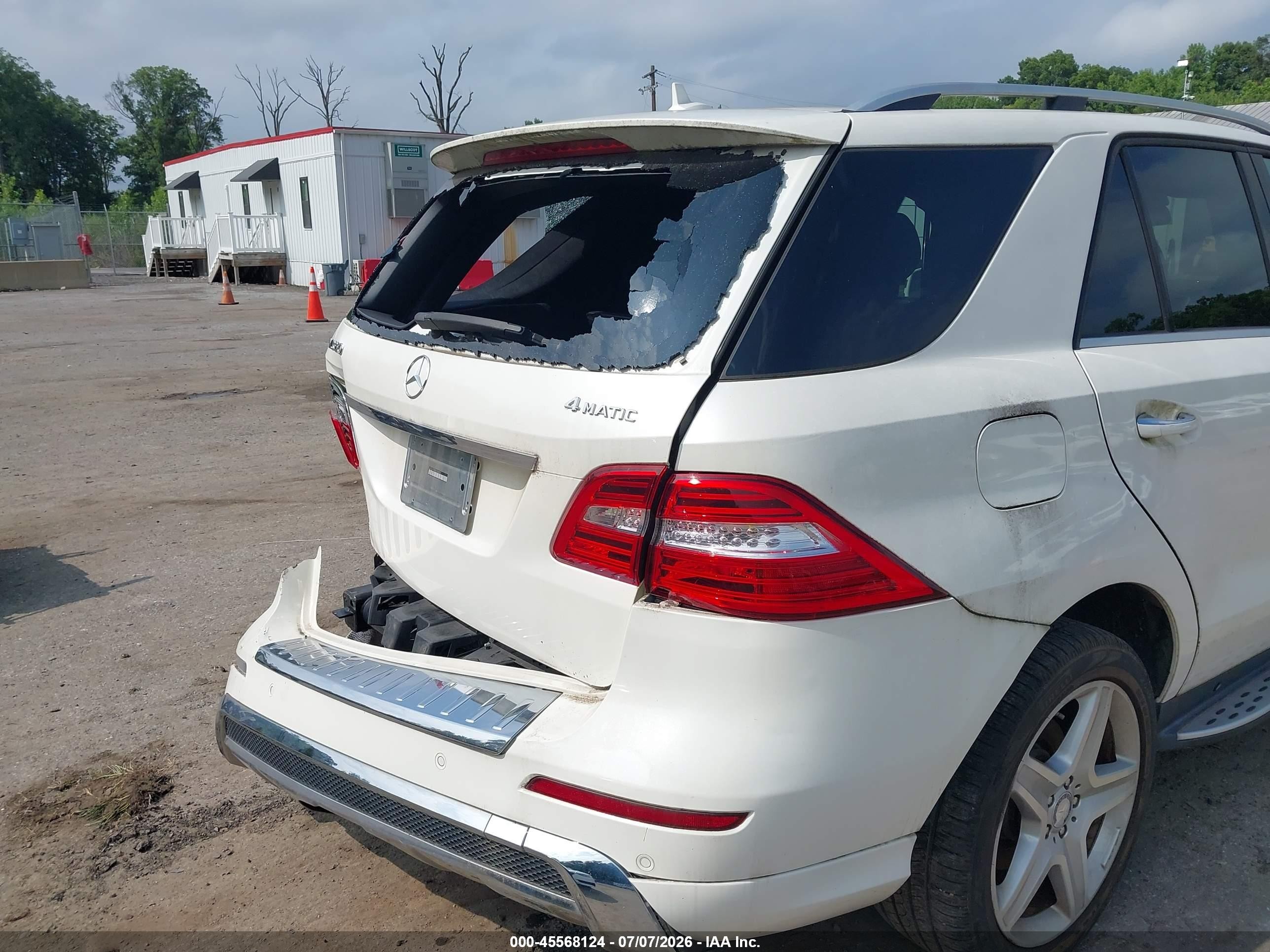 2014 Mercedes-benz Ml 550 4matic White vin: 4JGDA7DB0EA350051