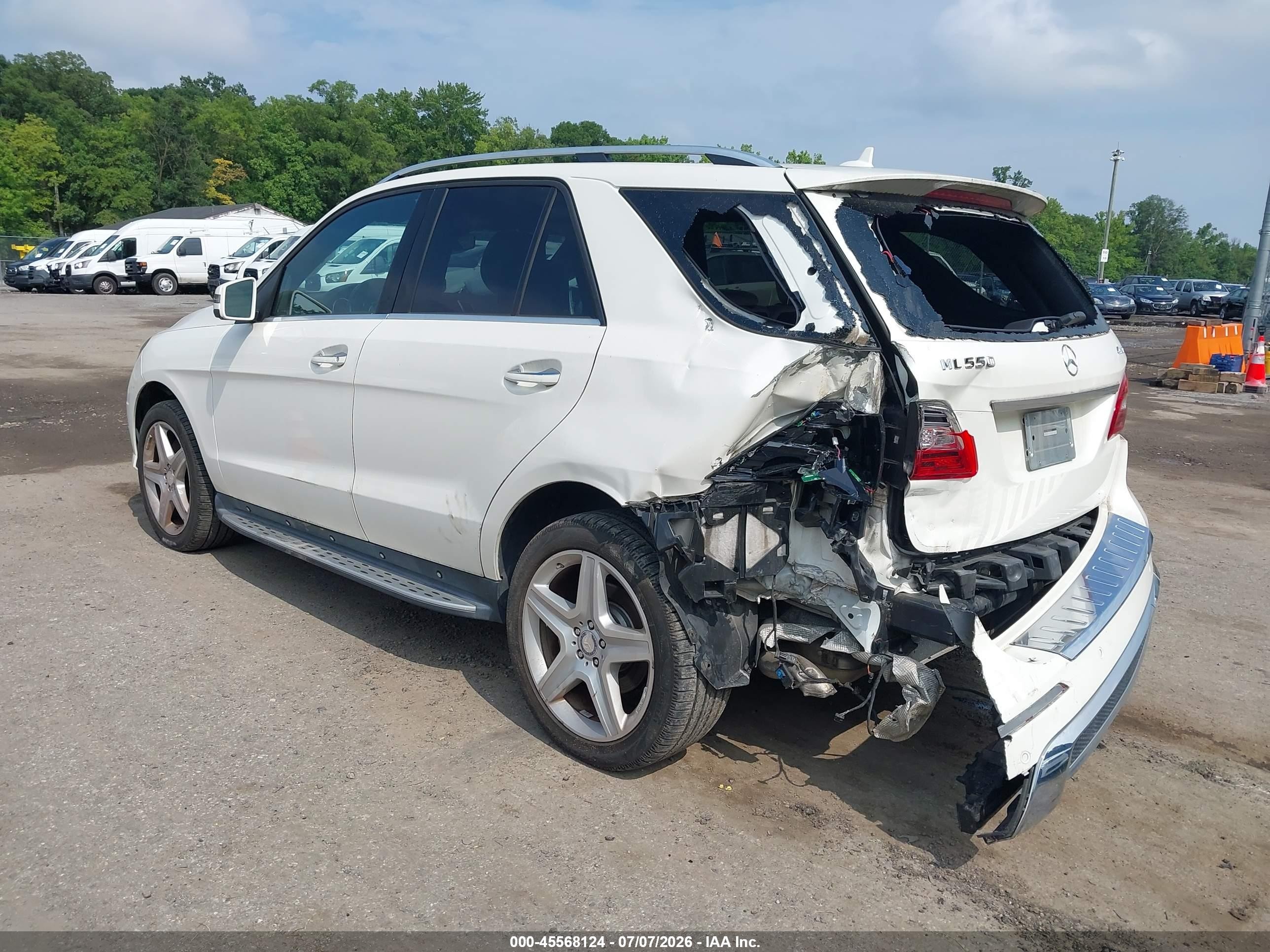 2014 Mercedes-benz Ml 550 4matic White vin: 4JGDA7DB0EA350051