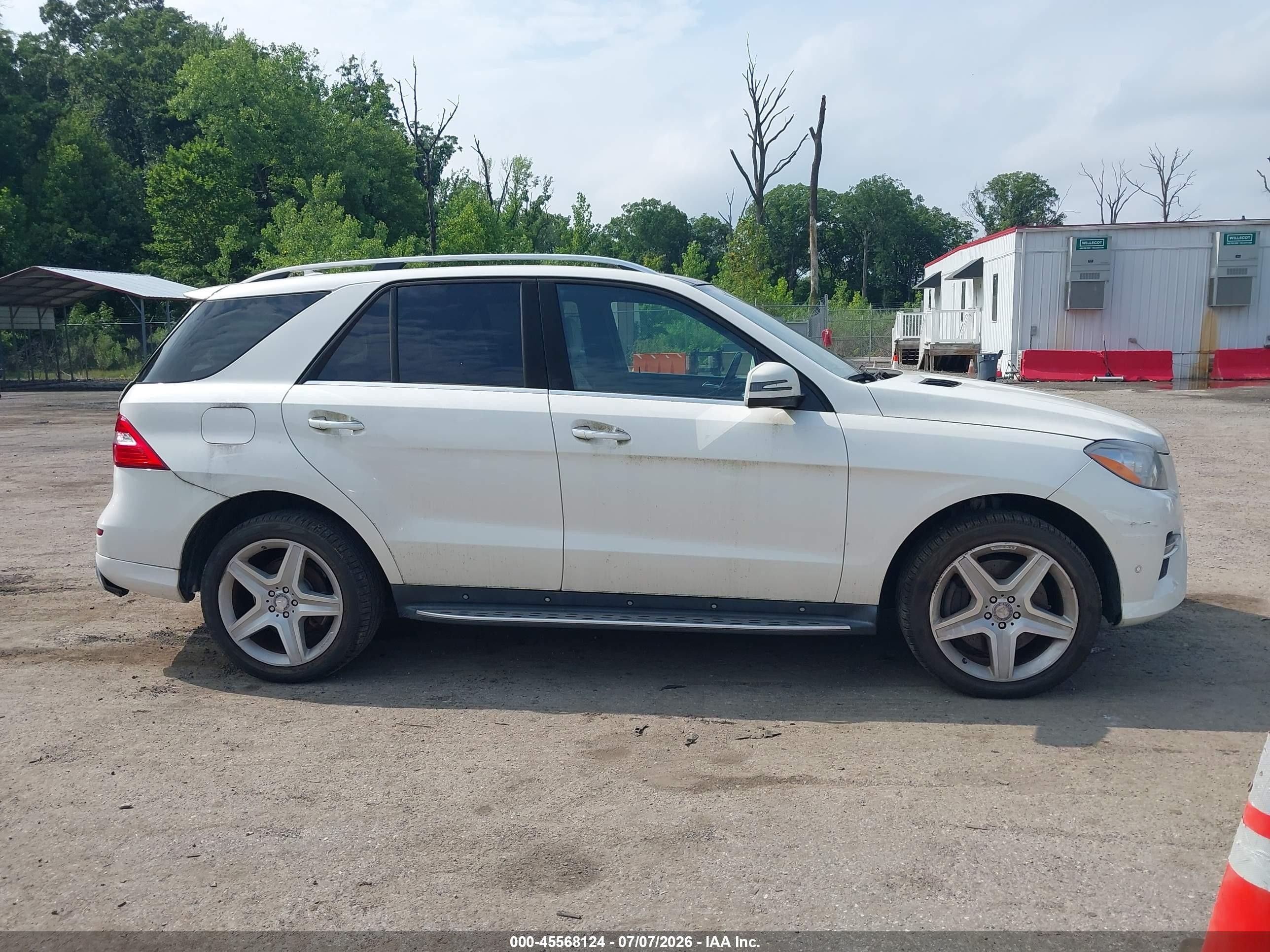 2014 Mercedes-benz Ml 550 4matic White vin: 4JGDA7DB0EA350051