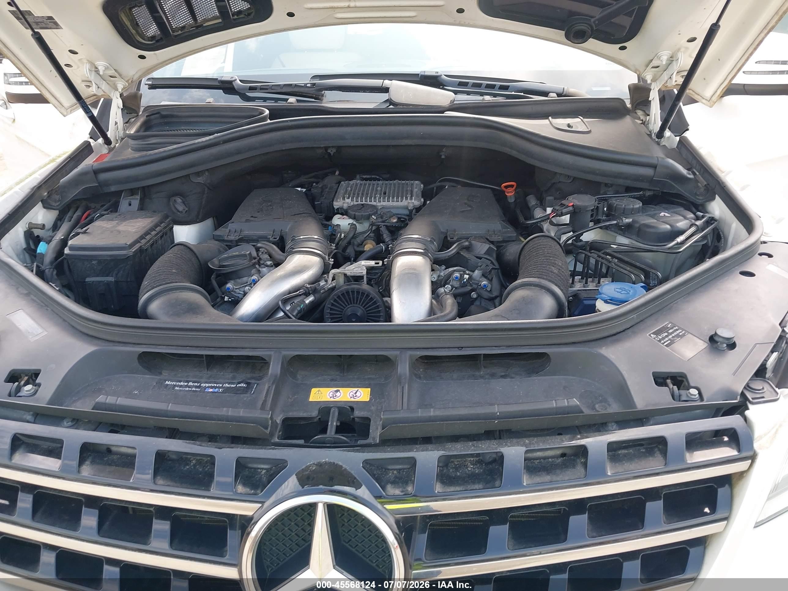 2014 Mercedes-benz Ml 550 4matic White vin: 4JGDA7DB0EA350051