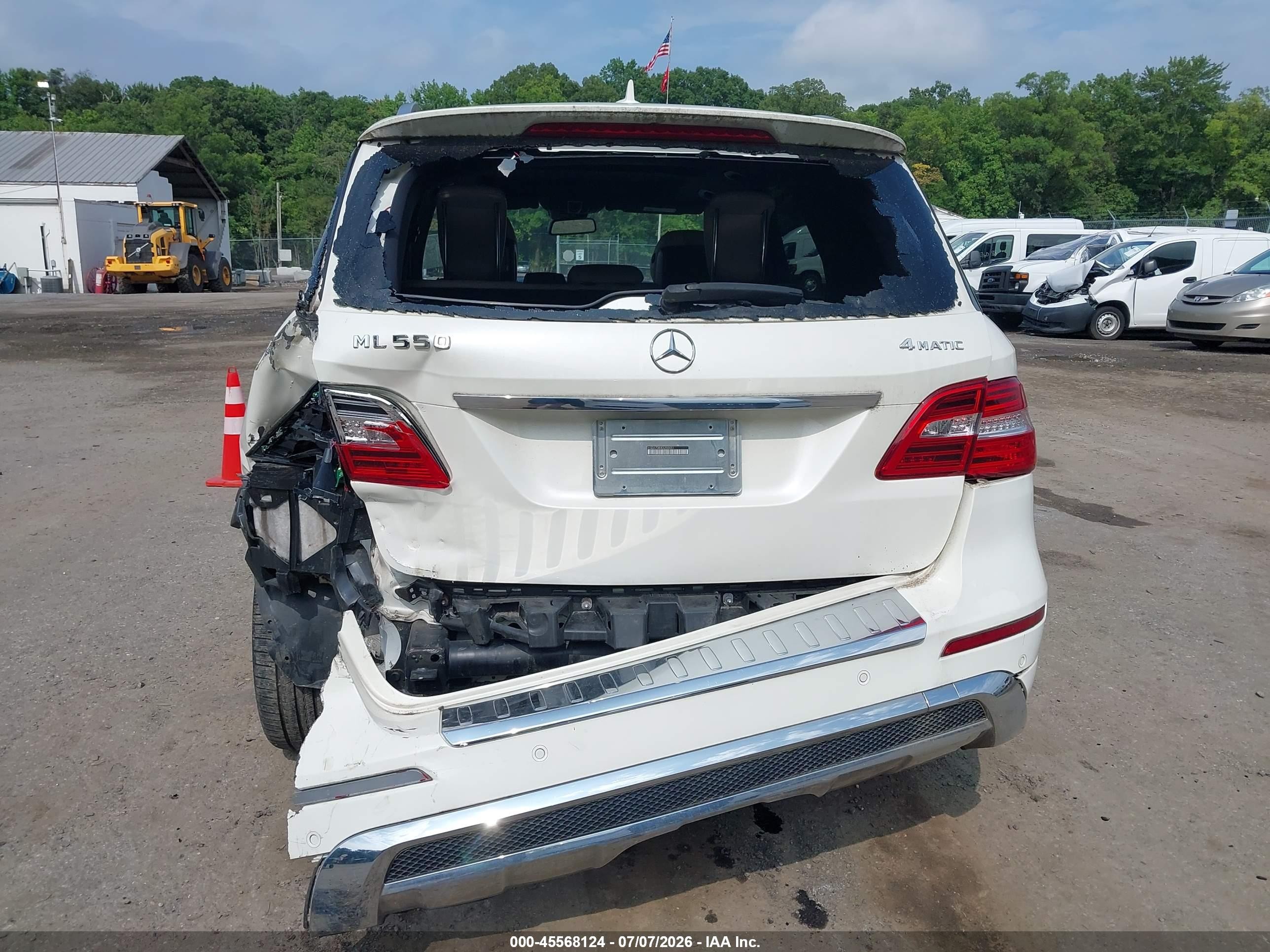 2014 Mercedes-benz Ml 550 4matic White vin: 4JGDA7DB0EA350051