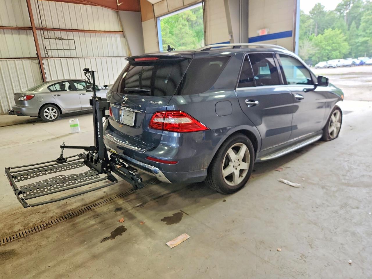 2014 Mercedes-benz Ml 550 4matic Gray vin: 4JGDA7DB1EA412475