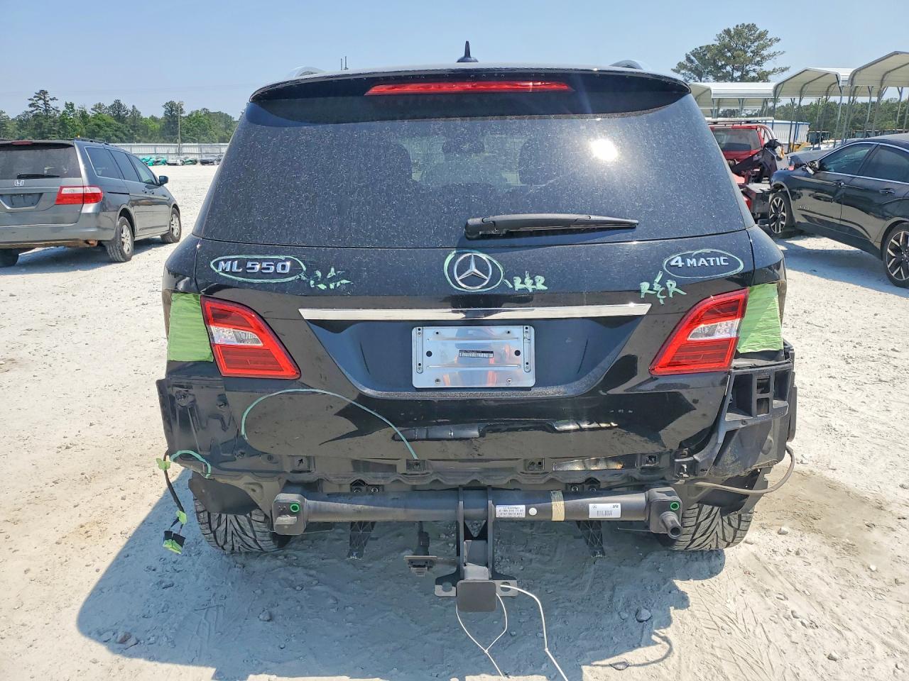 2014 Mercedes Benz Ml Черный vin: 4JGDA7DB2EA344123