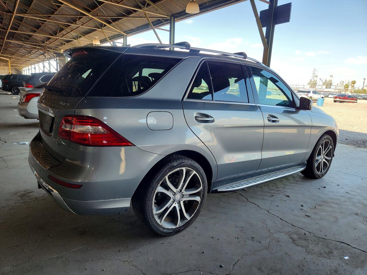 2014 Mercedes-benz Ml 550 4matic Silver vin: 4JGDA7DB3EA299208