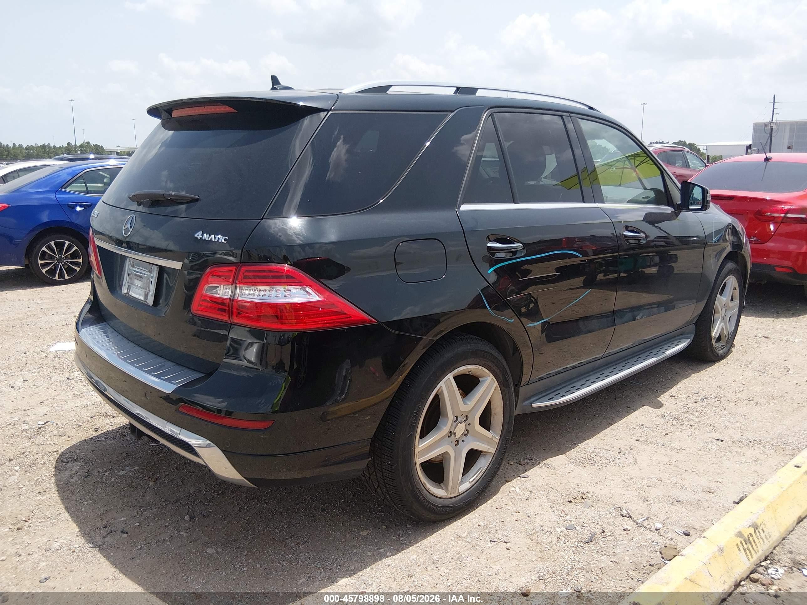 2014 Mercedes-benz Ml 550 4matic Black vin: 4JGDA7DB3EA379303