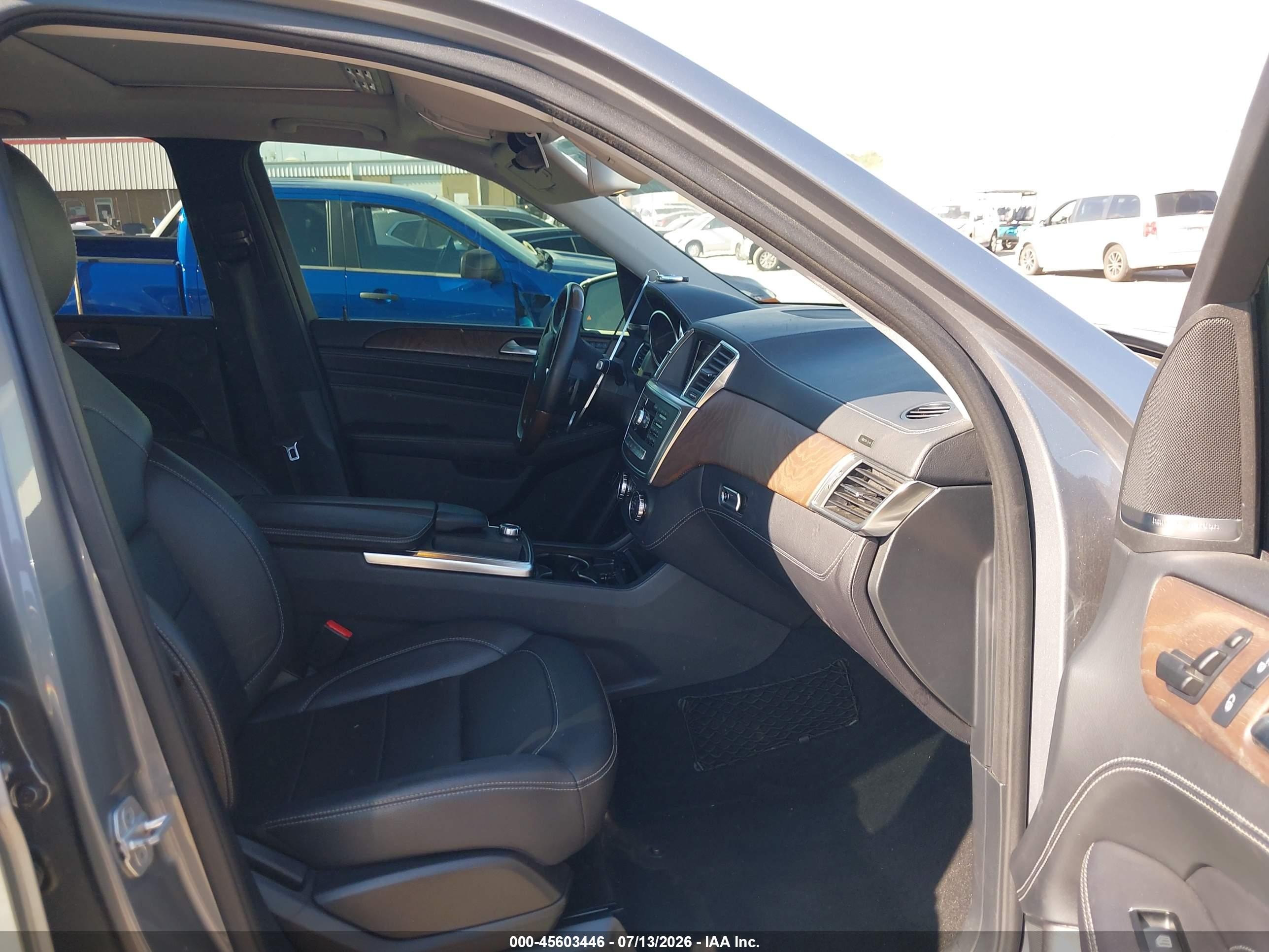2013 Mercedes-benz Ml 550 4matic Серебряный vin: 4JGDA7DB5DA123503