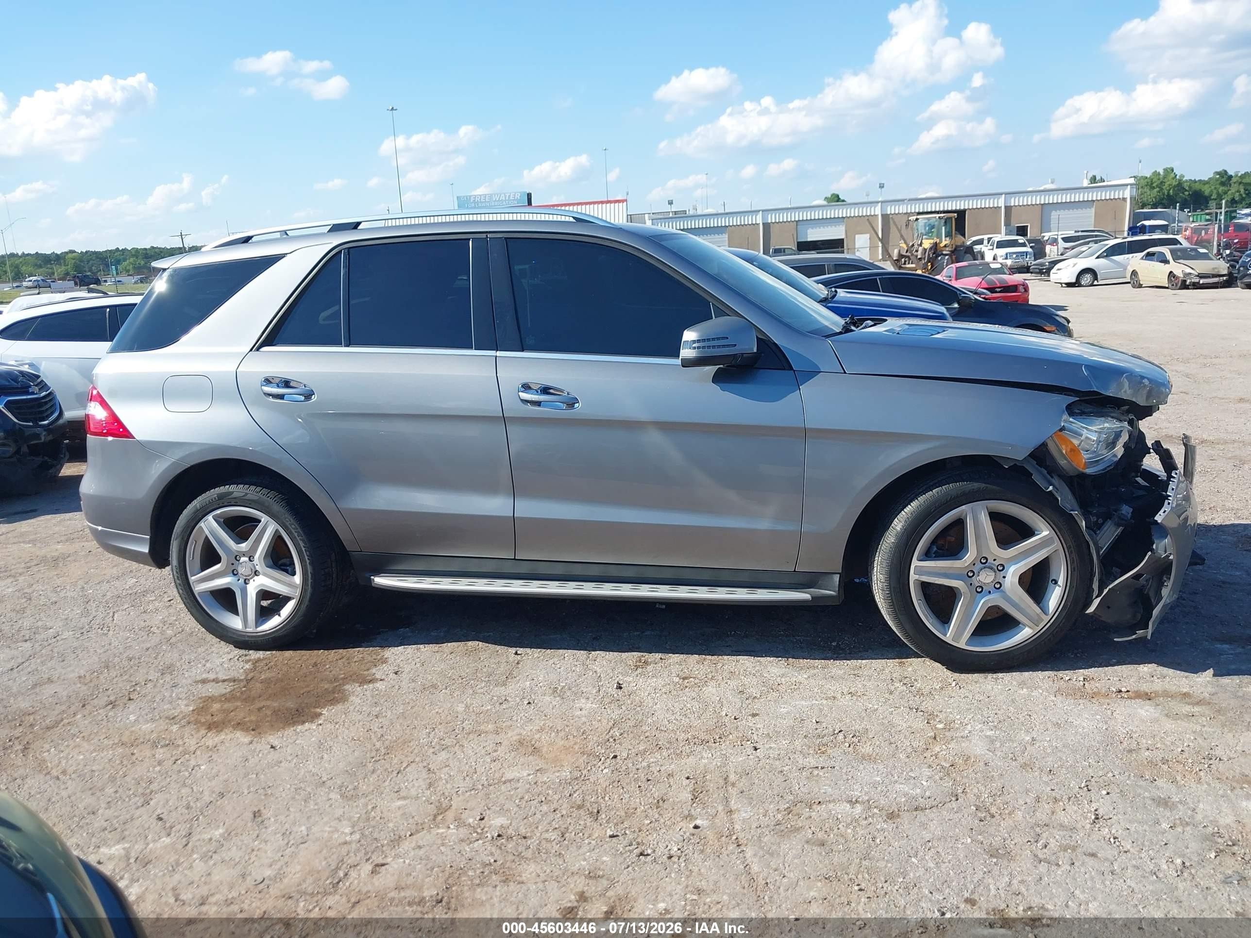 2013 Mercedes-benz Ml 550 4matic Серебряный vin: 4JGDA7DB5DA123503