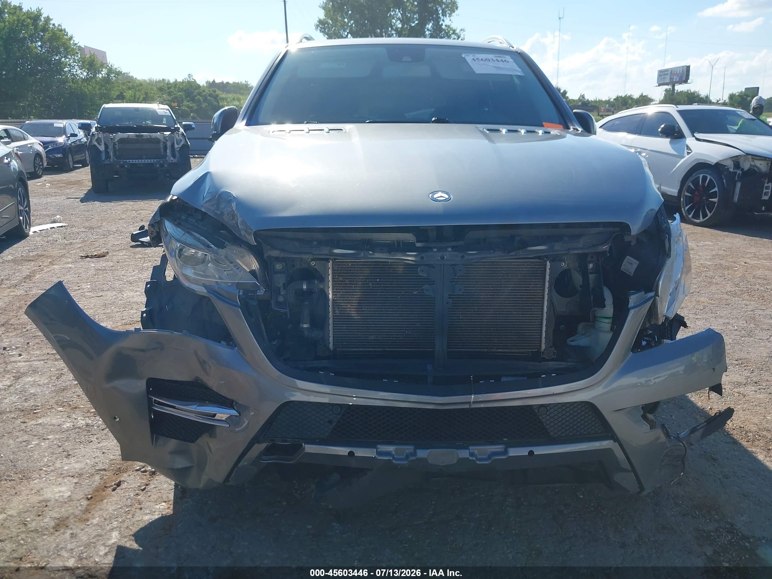2013 Mercedes-benz Ml 550 4matic Серебряный vin: 4JGDA7DB5DA123503