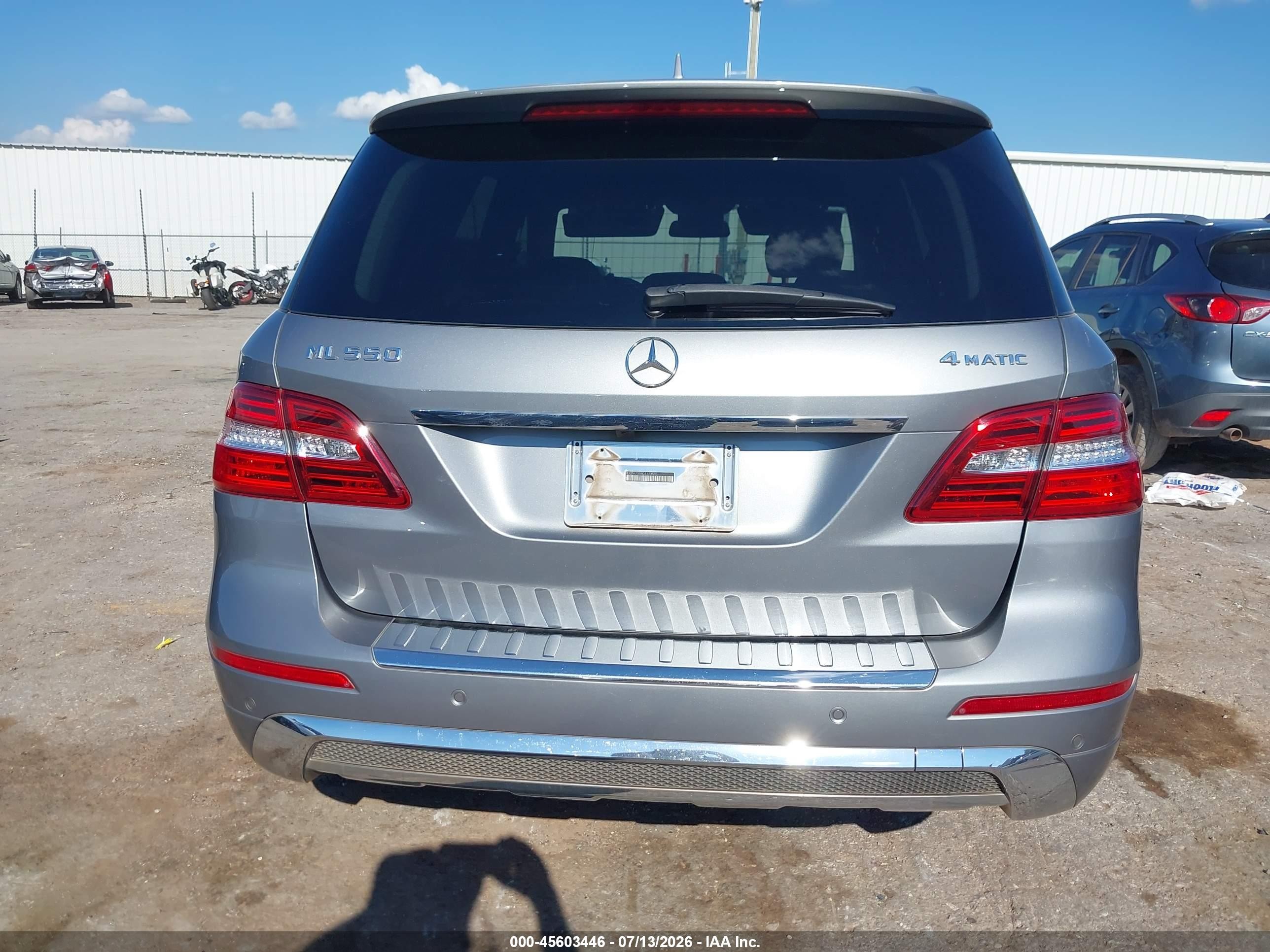 2013 Mercedes-benz Ml 550 4matic Серебряный vin: 4JGDA7DB5DA123503
