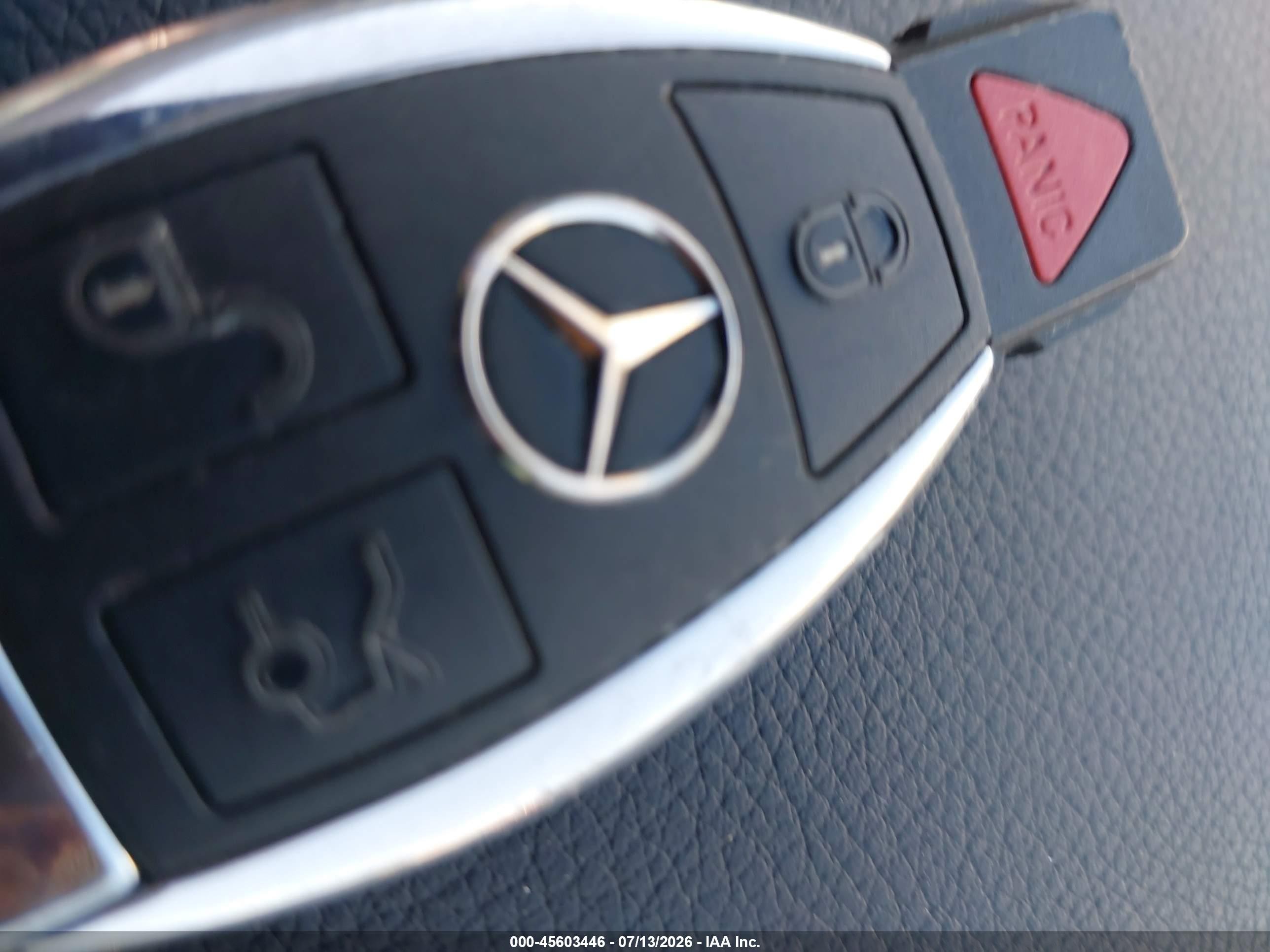 2013 Mercedes-benz Ml 550 4matic Серебряный vin: 4JGDA7DB5DA123503