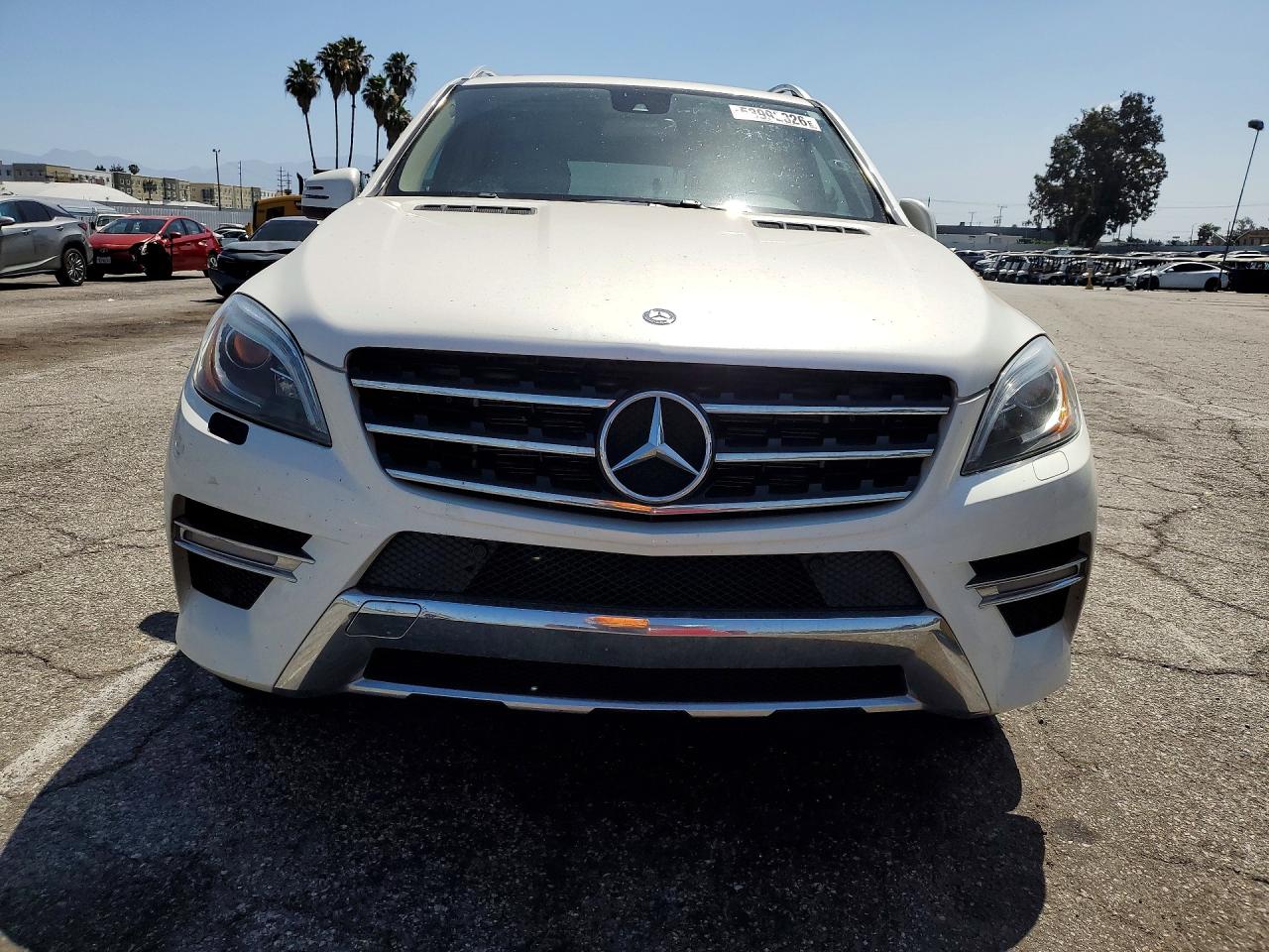 2012 Mercedes-benz Ml 550 White vin: 4JGDA7DB6CA090753