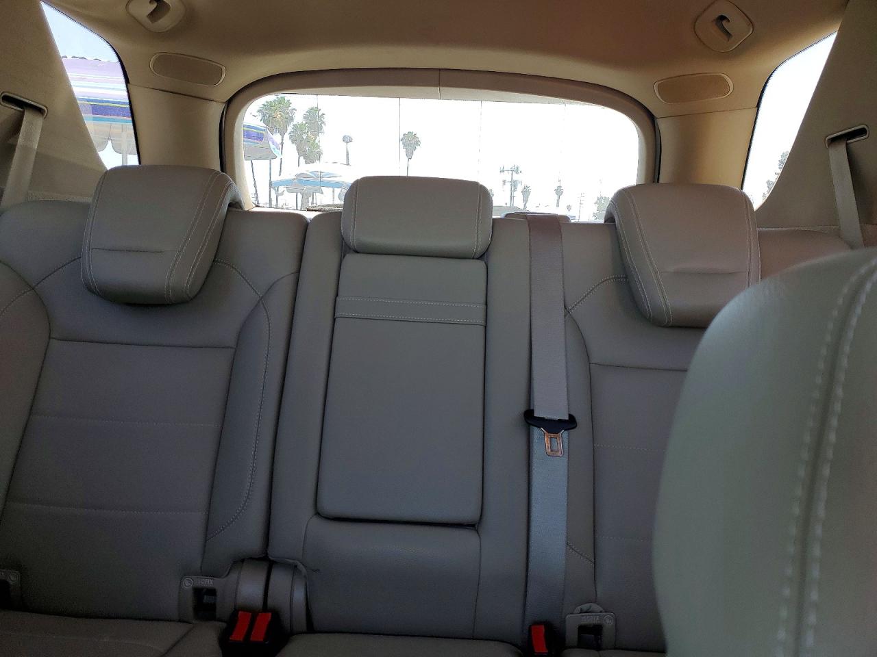 2012 Mercedes-benz Ml 550 White vin: 4JGDA7DB6CA090753
