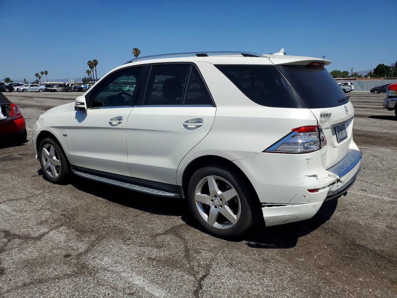 2012 Mercedes-benz Ml 550 White vin: 4JGDA7DB6CA090753