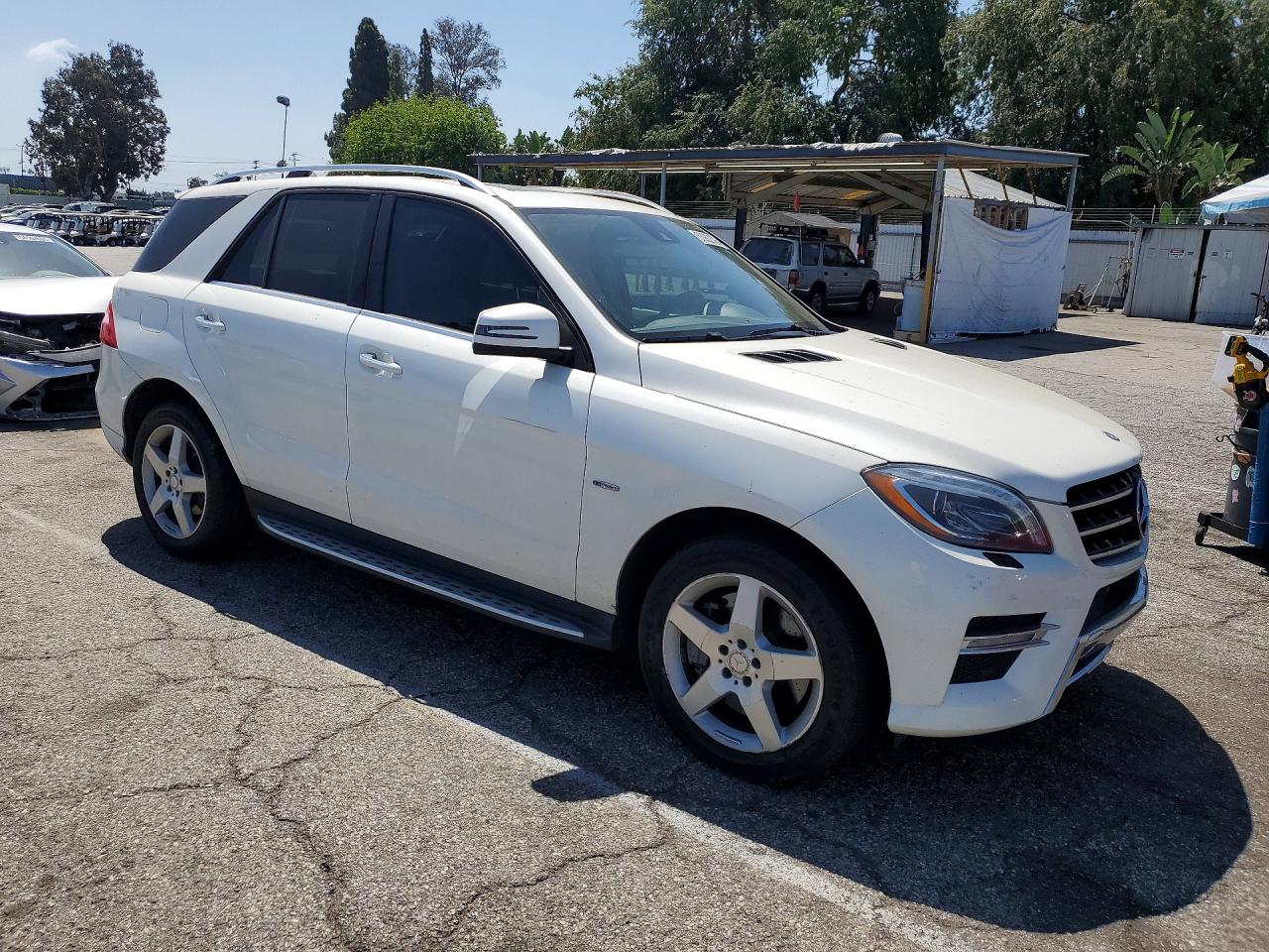 2012 Mercedes-benz Ml 550 White vin: 4JGDA7DB6CA090753