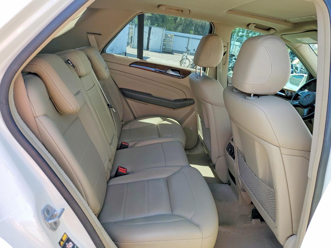 2012 Mercedes-benz Ml 550 White vin: 4JGDA7DB6CA090753