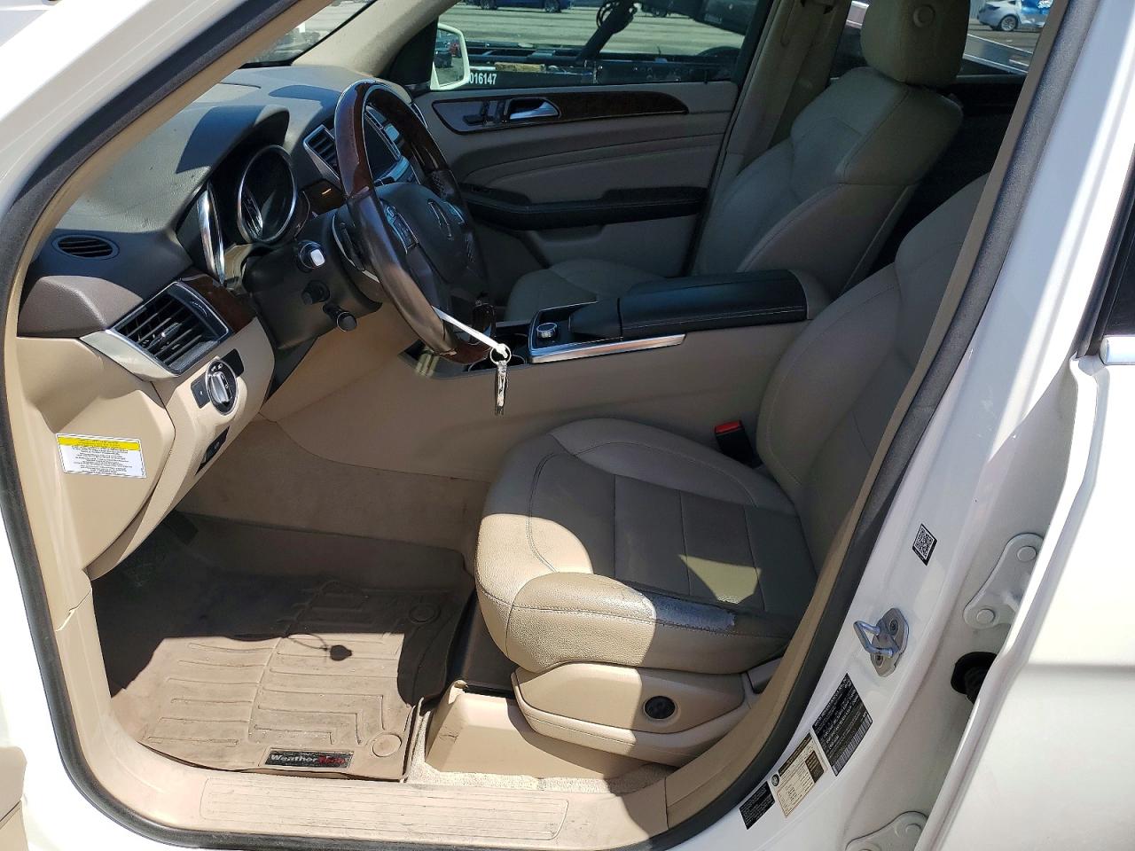 2012 Mercedes-benz Ml 550 White vin: 4JGDA7DB6CA090753