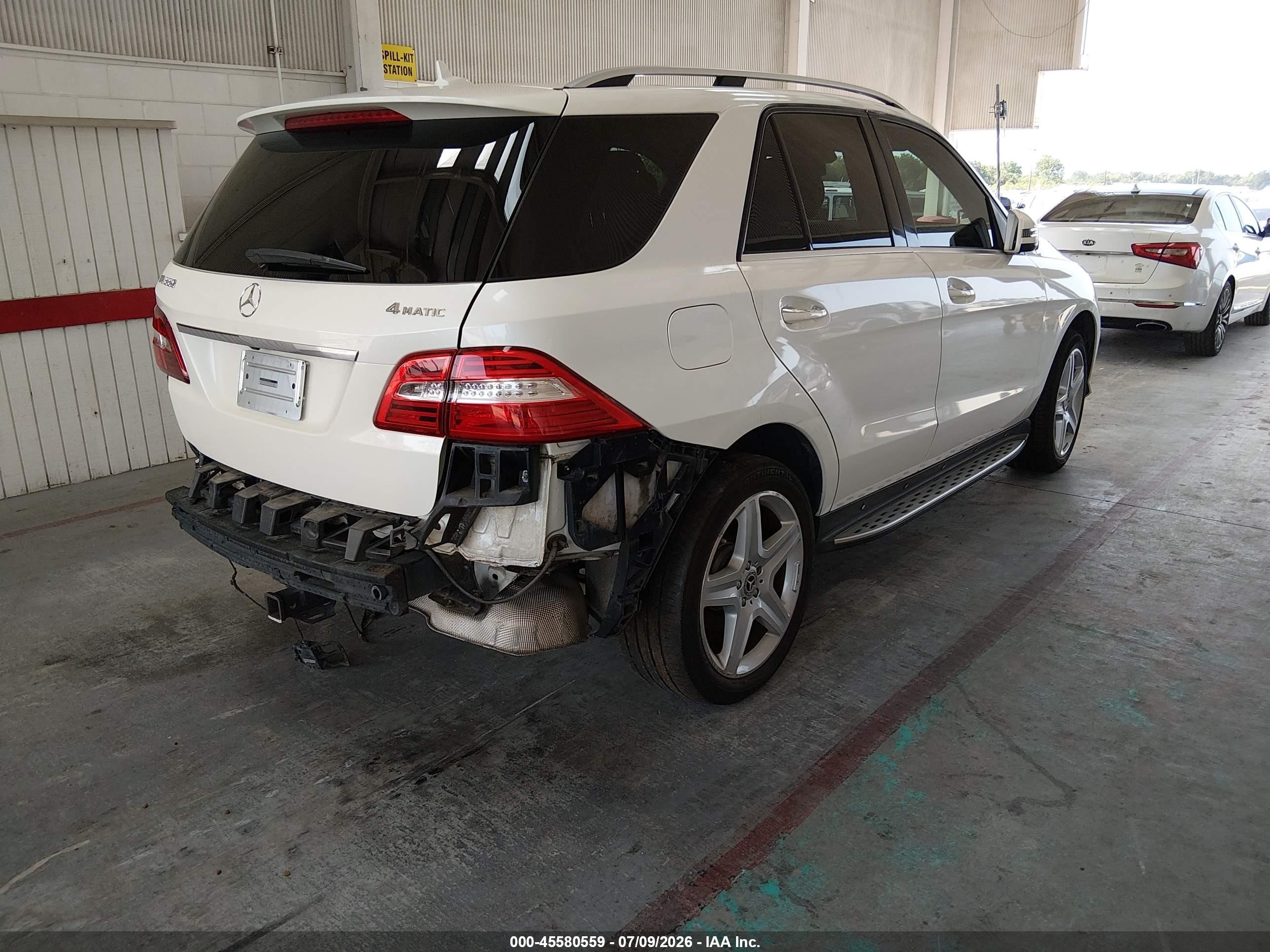 2013 Mercedes-benz Ml 550 4matic Белый vin: 4JGDA7DB6DA186433