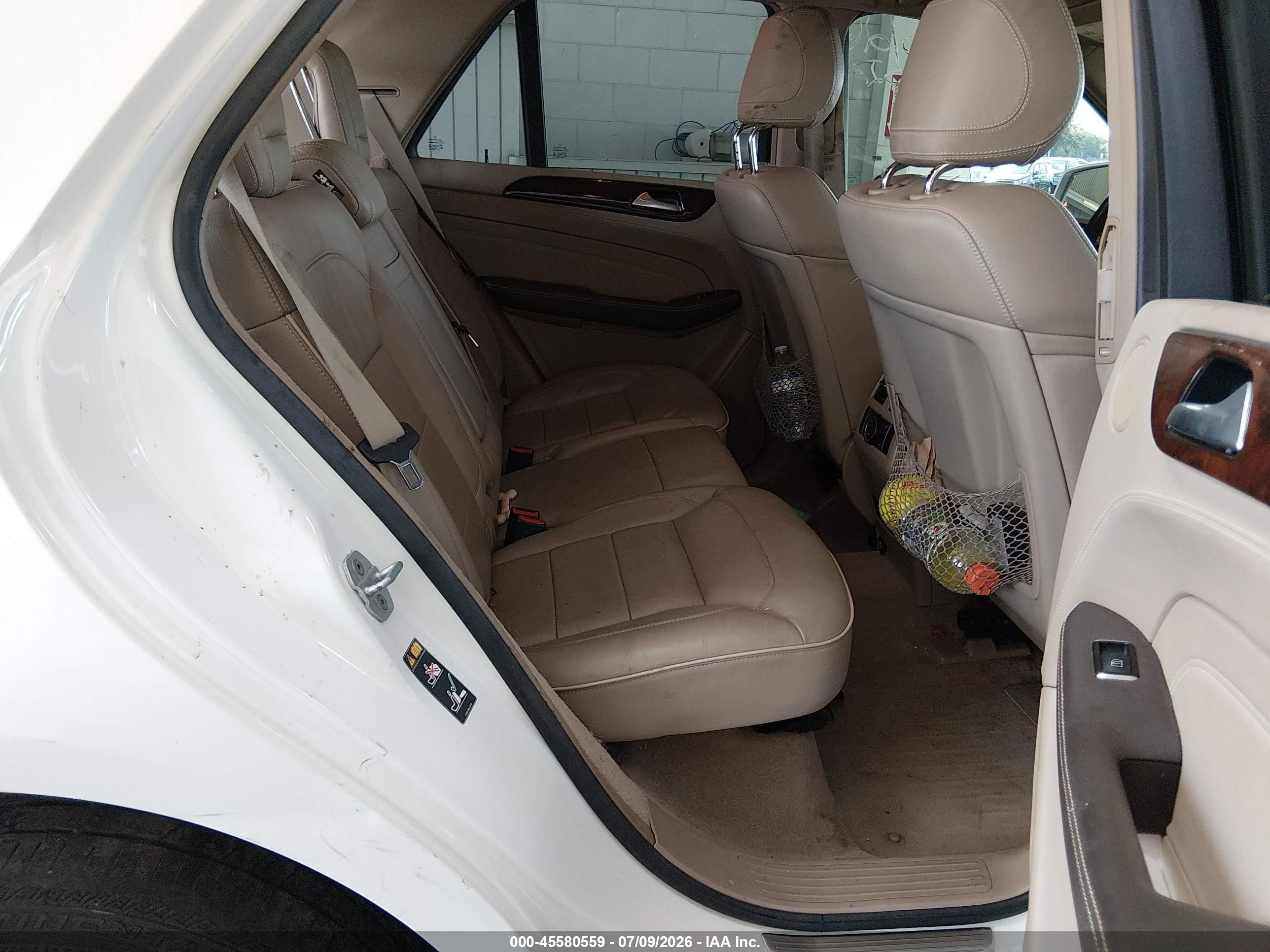 2013 Mercedes-benz Ml 550 4matic Белый vin: 4JGDA7DB6DA186433