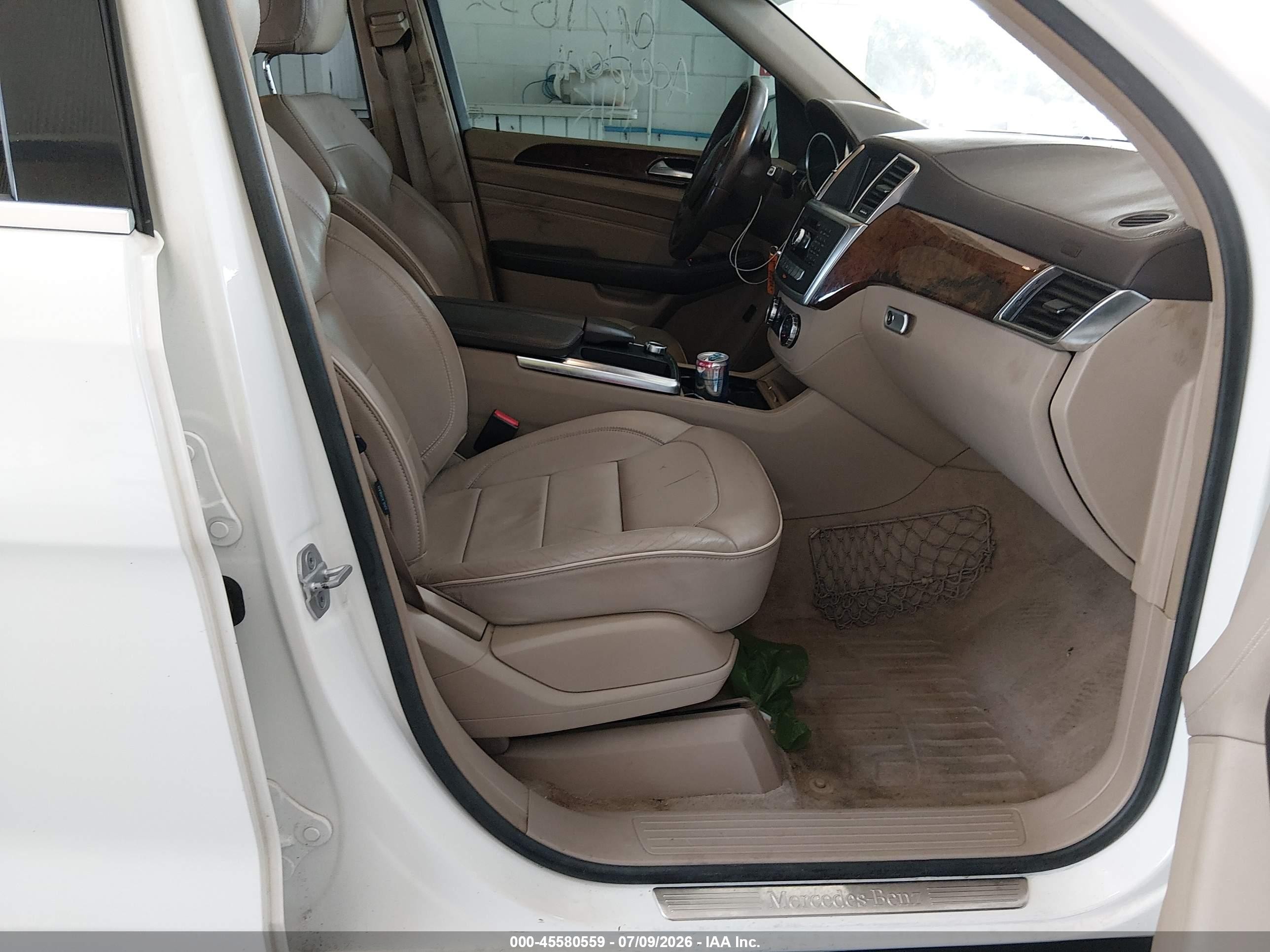 2013 Mercedes-benz Ml 550 4matic Белый vin: 4JGDA7DB6DA186433