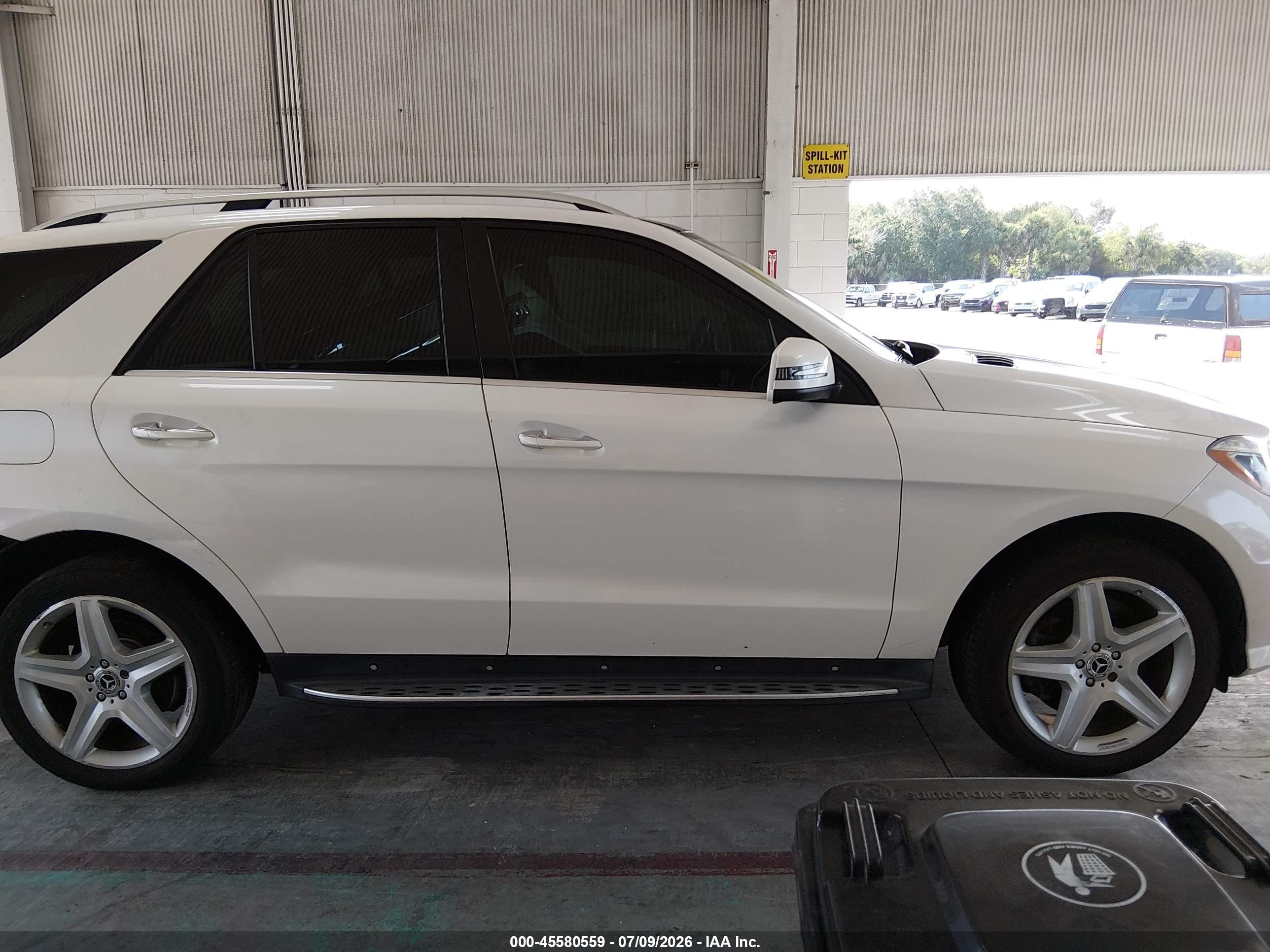 2013 Mercedes-benz Ml 550 4matic Белый vin: 4JGDA7DB6DA186433