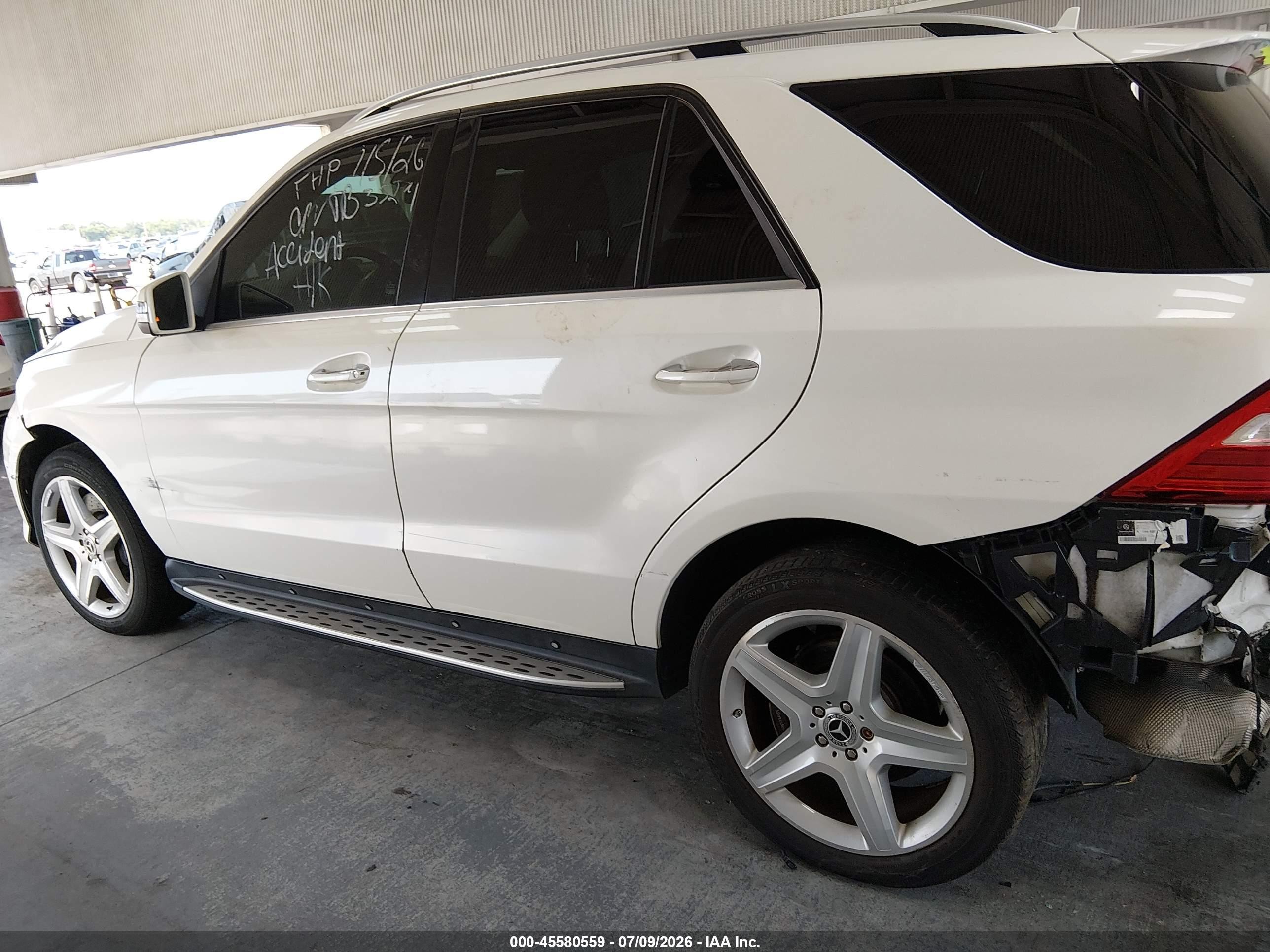 2013 Mercedes-benz Ml 550 4matic Белый vin: 4JGDA7DB6DA186433