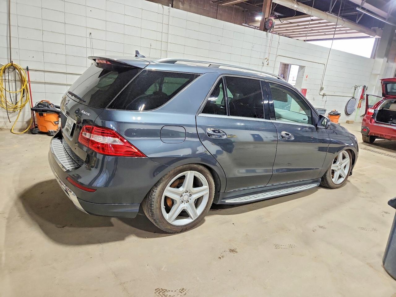 2014 Mercedes-benz Ml 550 4matic Gray vin: 4JGDA7DB6EA407126