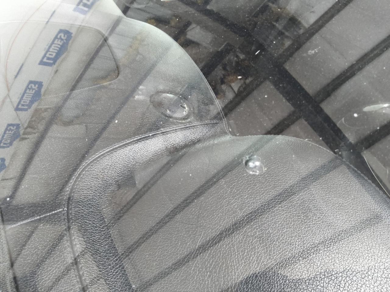 2014 Mercedes-benz Ml 550 4matic Silver vin: 4JGDA7DB6EA437517 Damage: Windshield, Broken, Replacement Required