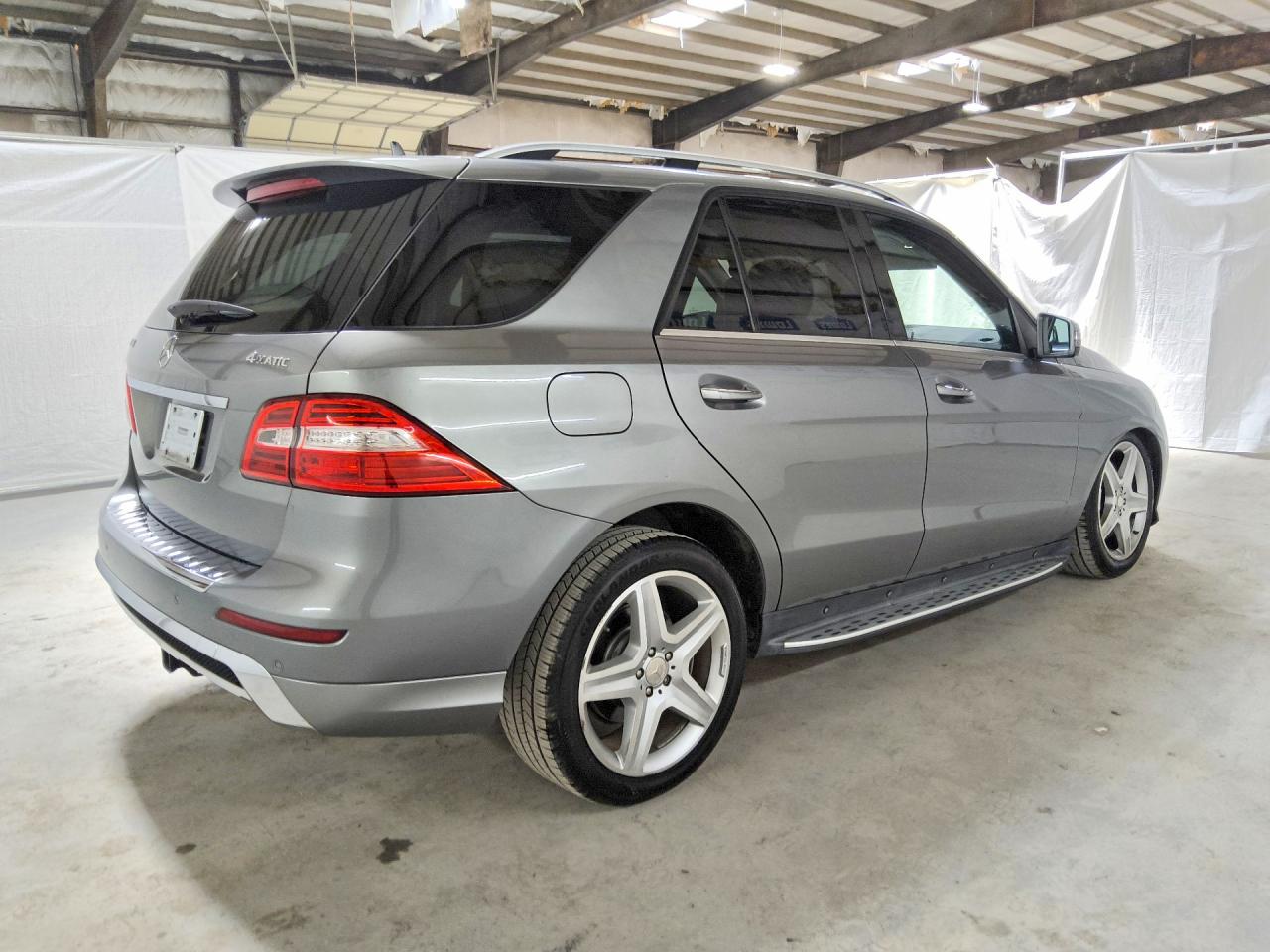 2014 Mercedes-benz Ml 550 4matic Silver vin: 4JGDA7DB6EA437517