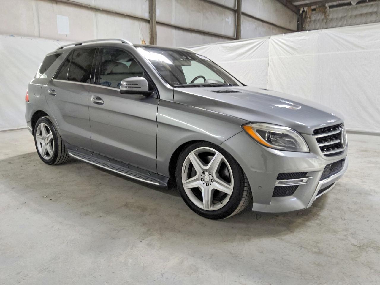 2014 Mercedes-benz Ml 550 4matic Silver vin: 4JGDA7DB6EA437517