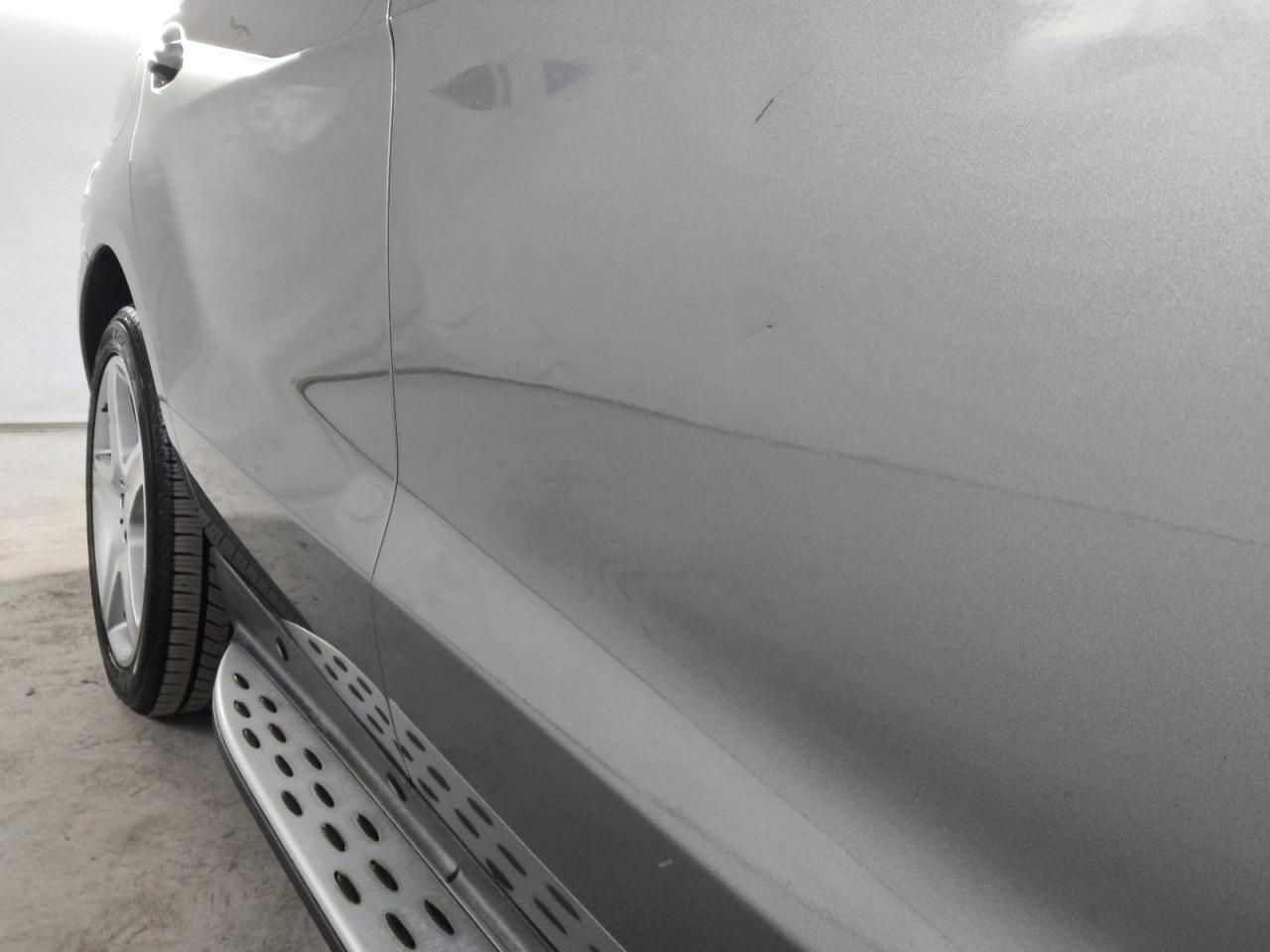 2014 Mercedes-benz Ml 550 4matic Silver vin: 4JGDA7DB6EA437517 Damage: Right Front Door, Dent(S) W/ Paint Dmg, 5 To 6 Inches