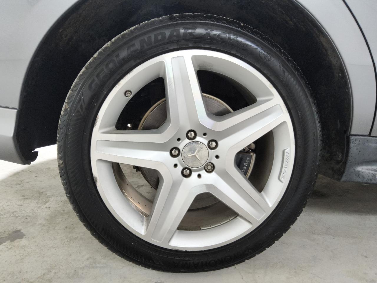 2014 Mercedes-benz Ml 550 4matic Silver vin: 4JGDA7DB6EA437517 Damage: Right Rear Wheel, Curb Rash, 7 To 8 Inches