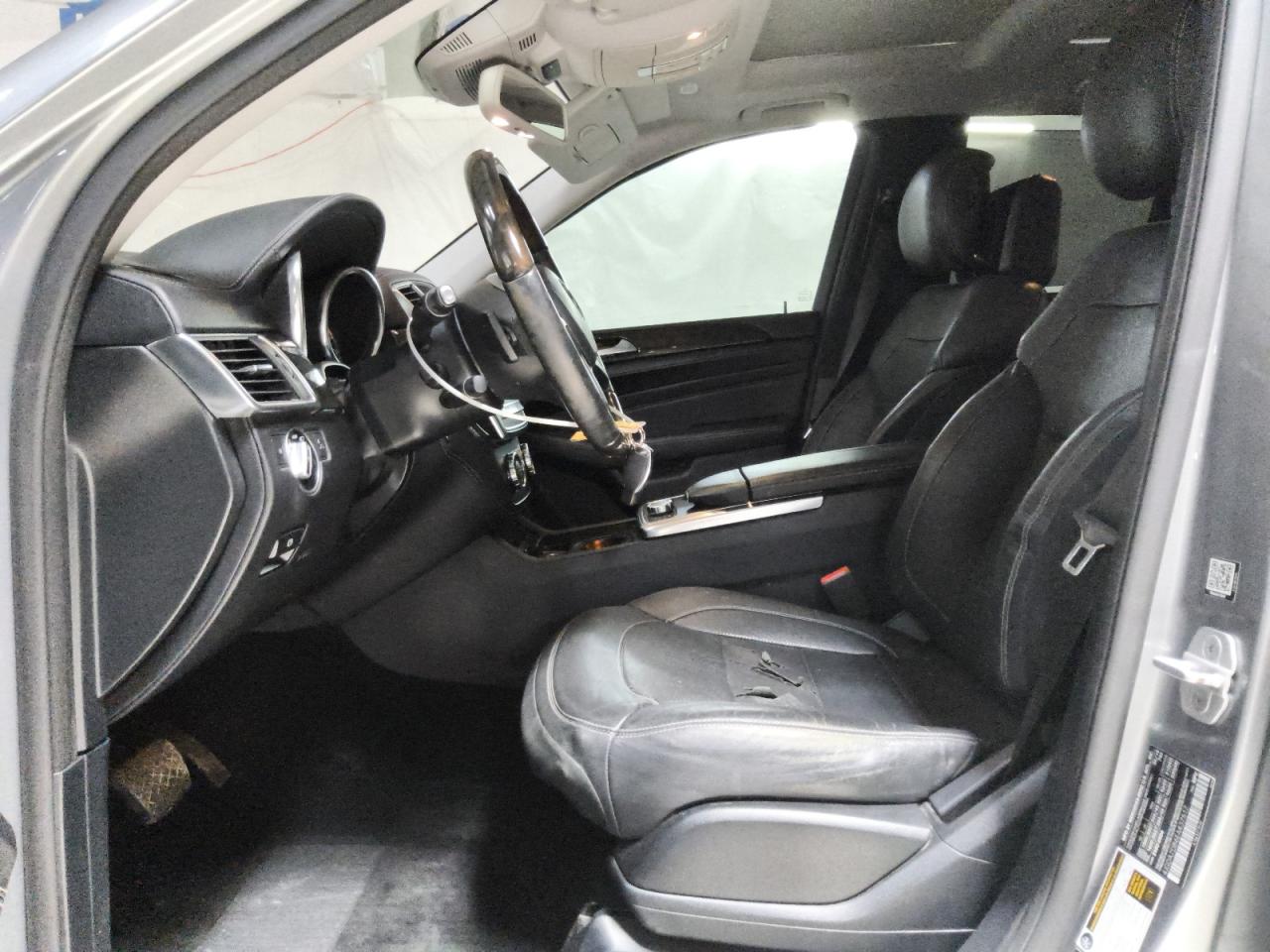 2014 Mercedes-benz Ml 550 4matic Silver vin: 4JGDA7DB6EA437517 Damage: Left Front Seat Cushion, Torn, 9 To 10 Inches
